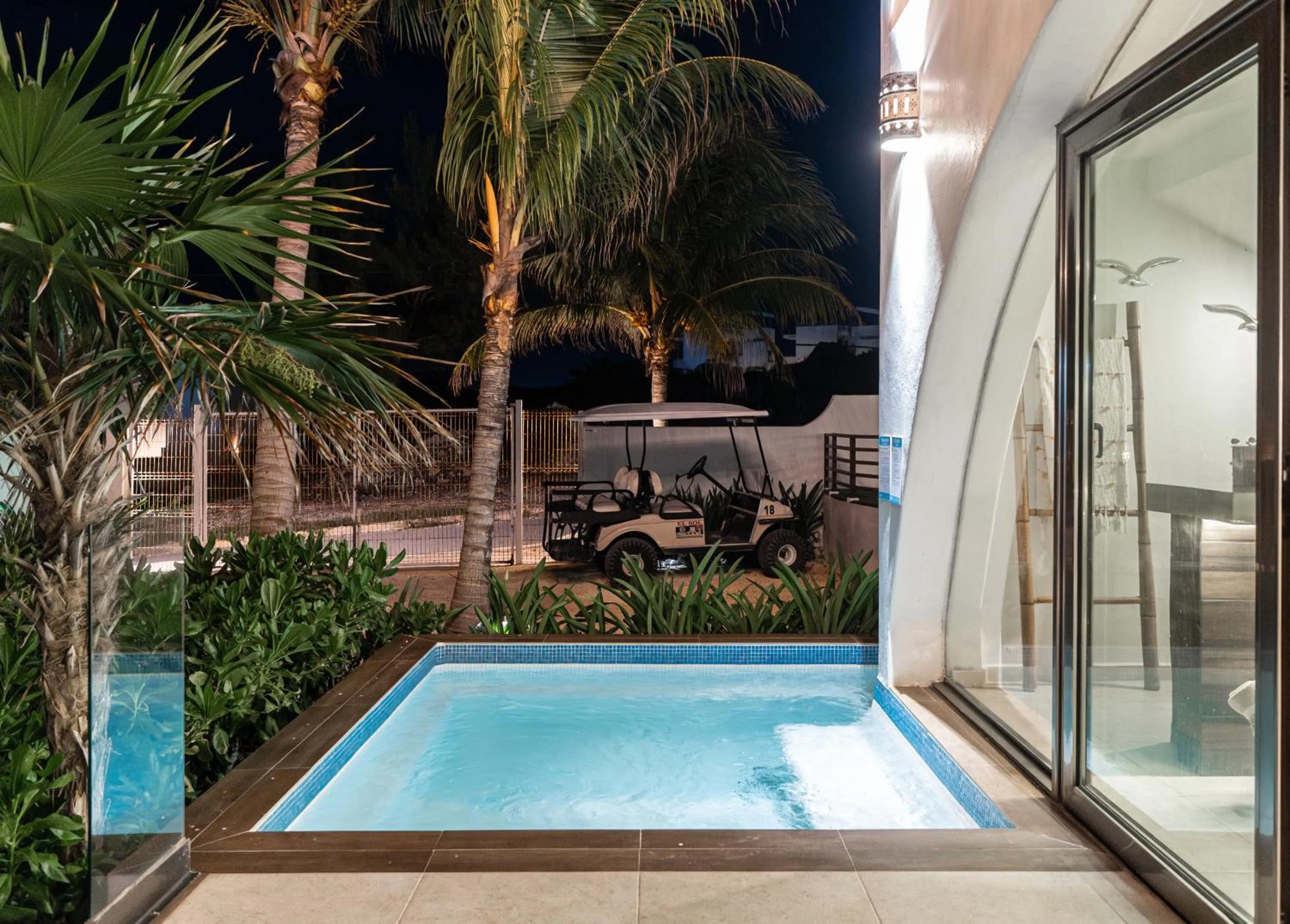 Night in Villas Amanecer by Andiani Travel