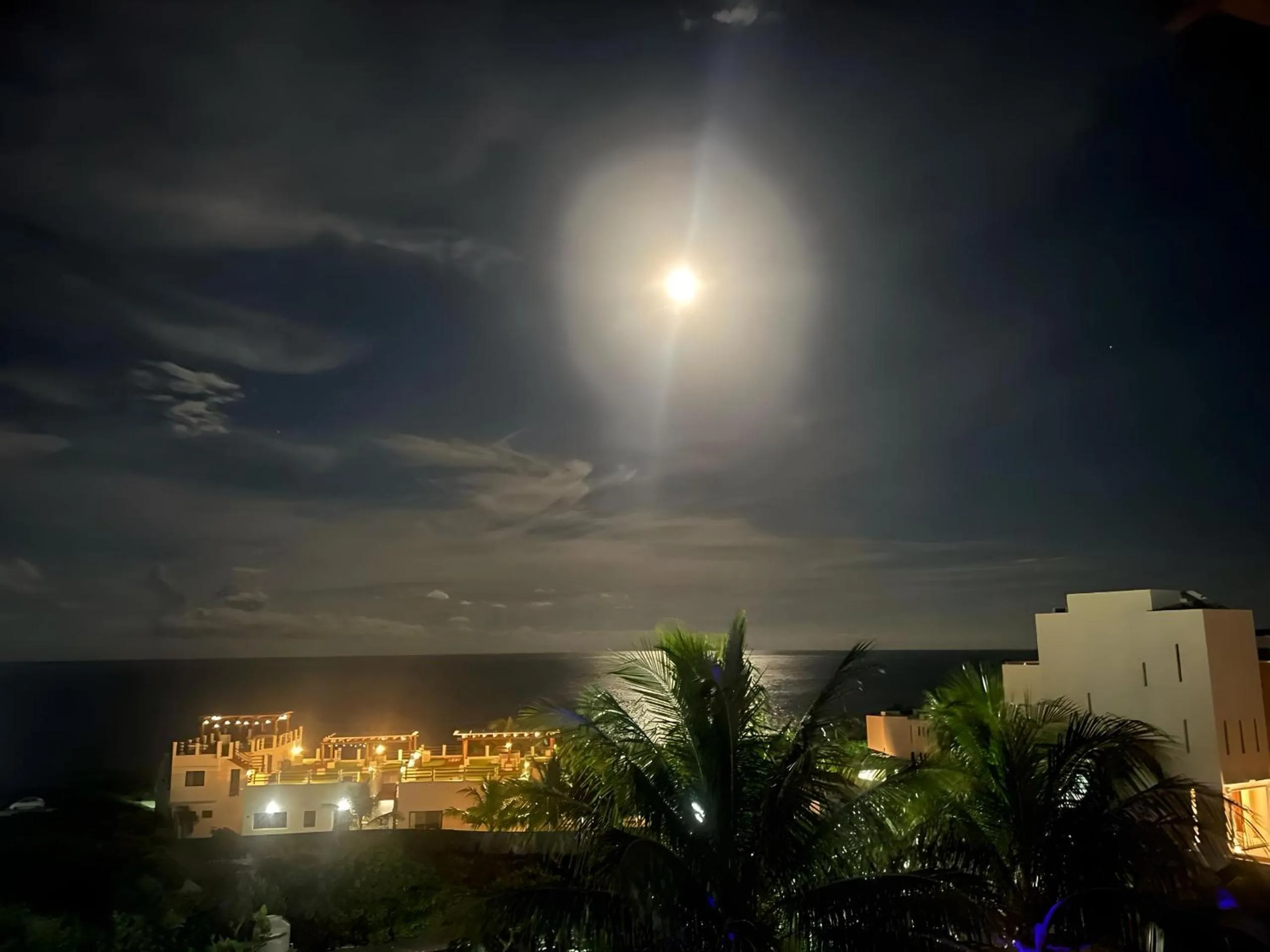 Night in Villas Amanecer by Andiani Travel