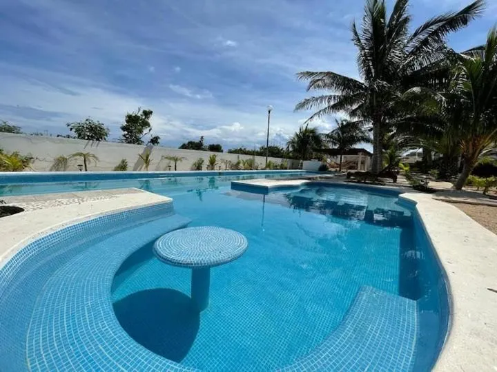 Swimming pool in Villas Amanecer by Andiani Travel