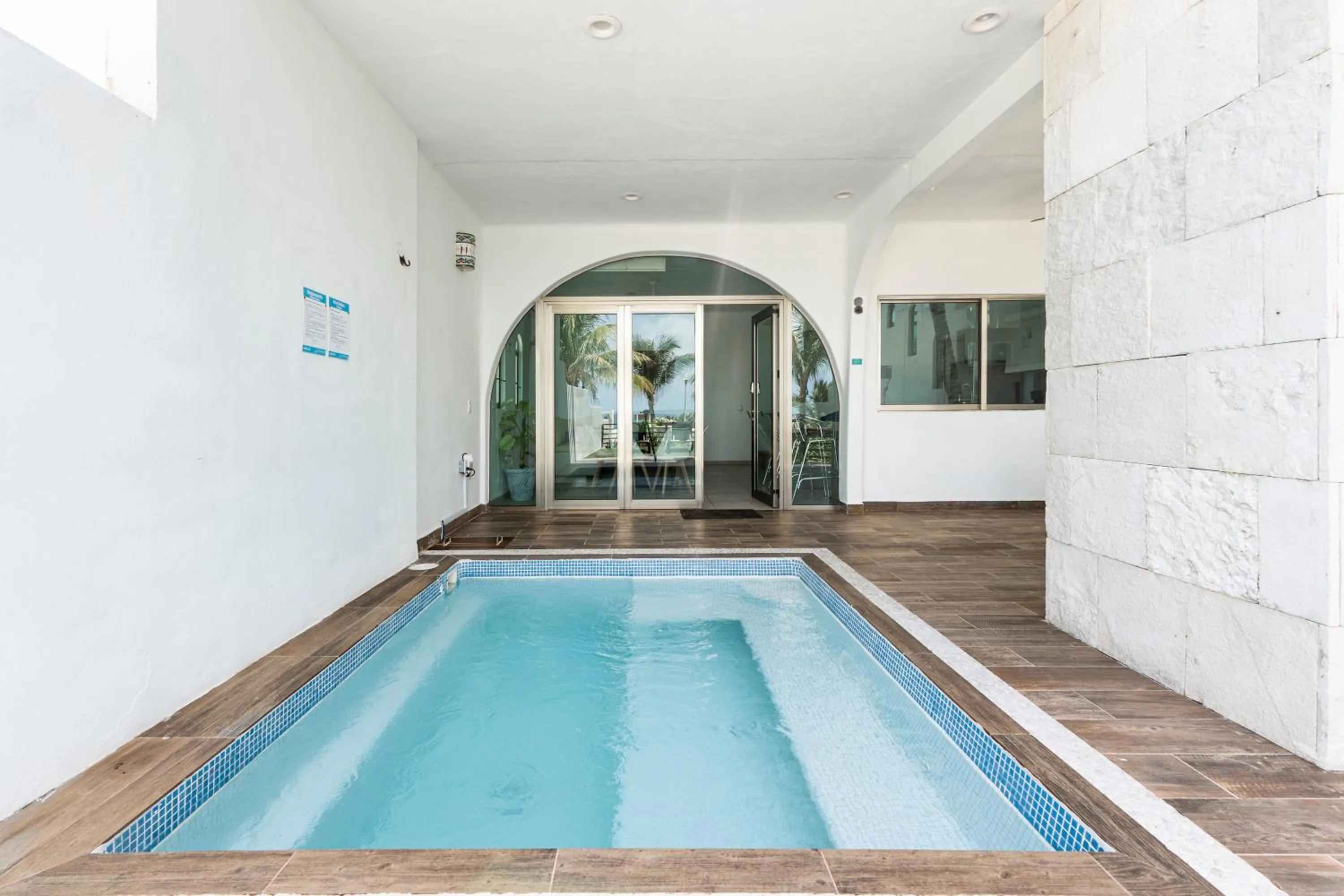 Swimming pool in Villas Amanecer by Andiani Travel