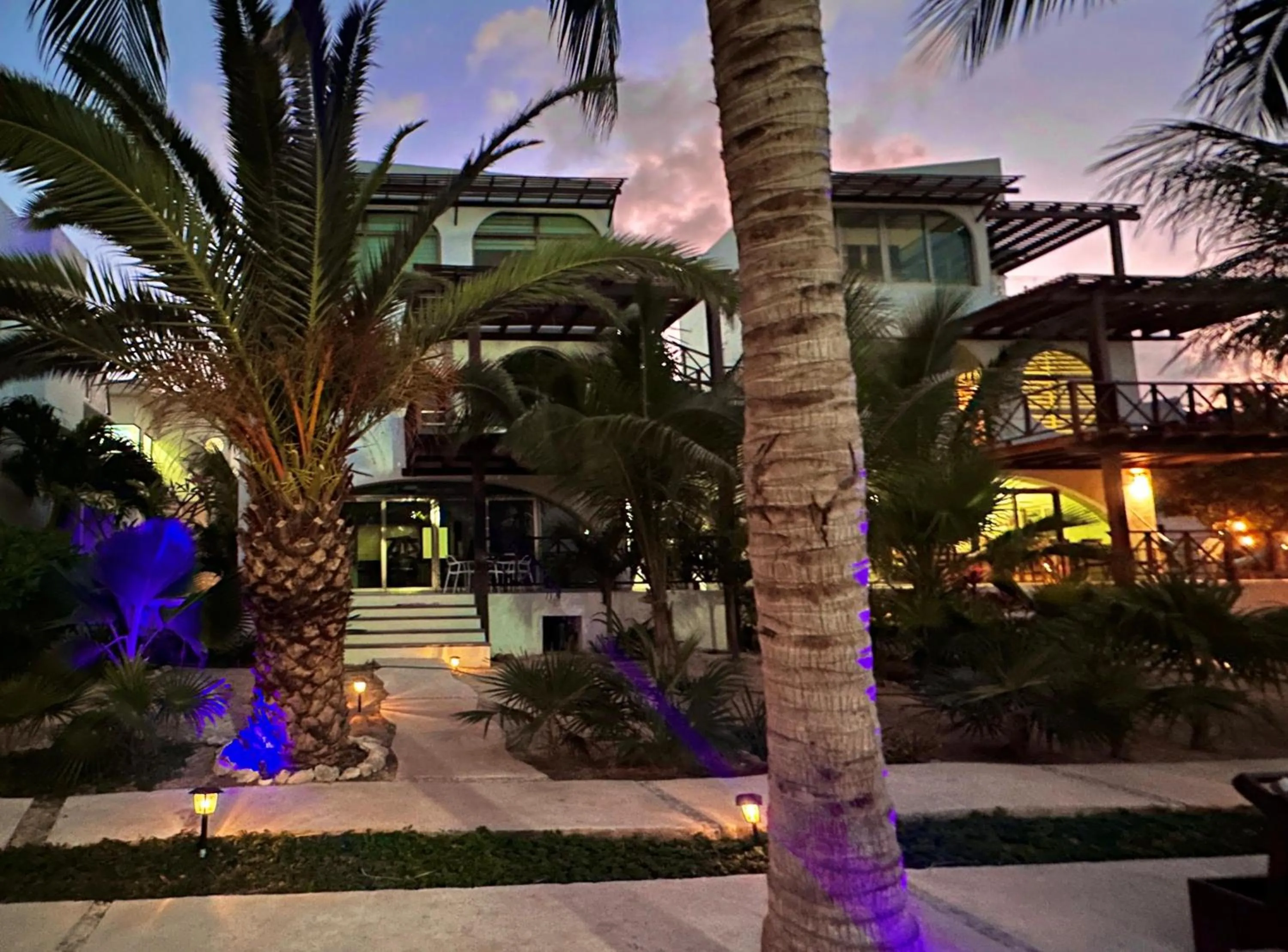 Garden in Villas Amanecer by Andiani Travel