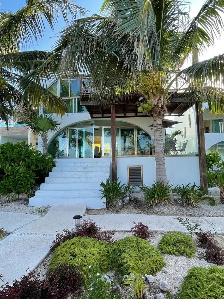 Facade/entrance in Villas Amanecer by Andiani Travel