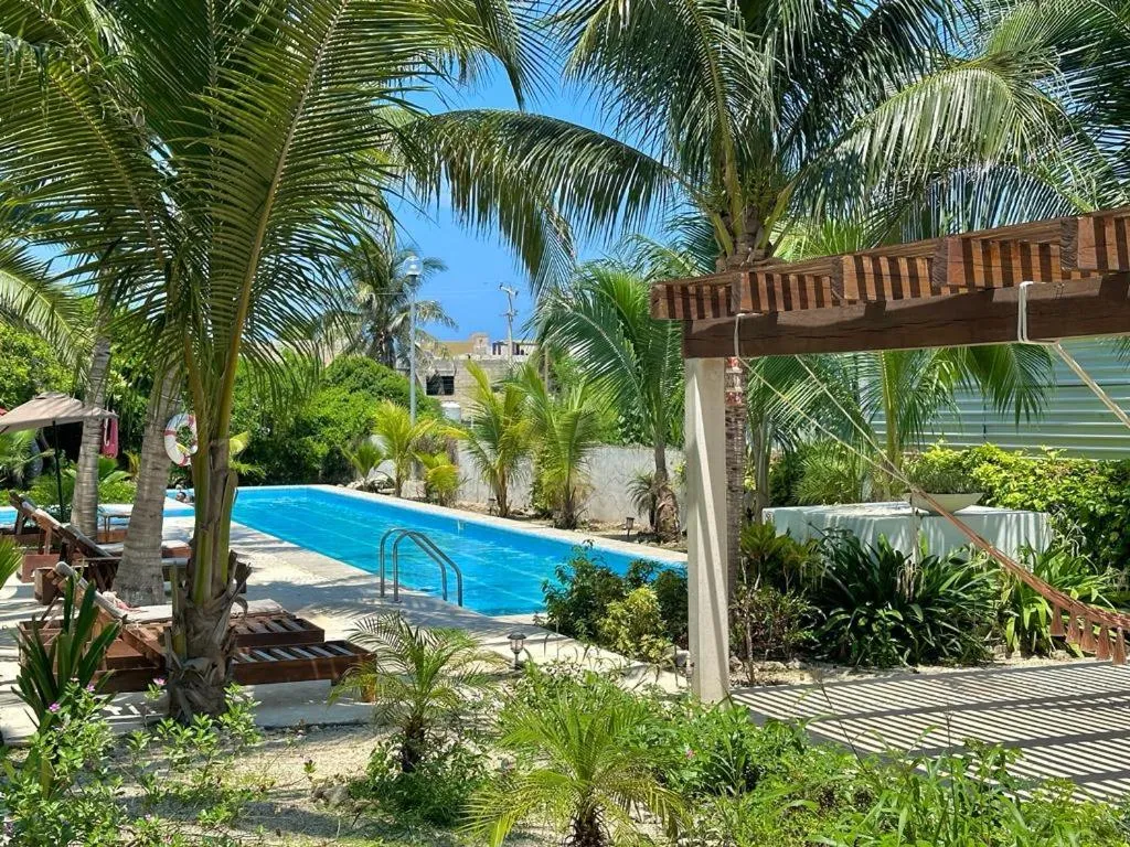 Swimming pool in Villas Amanecer by Andiani Travel