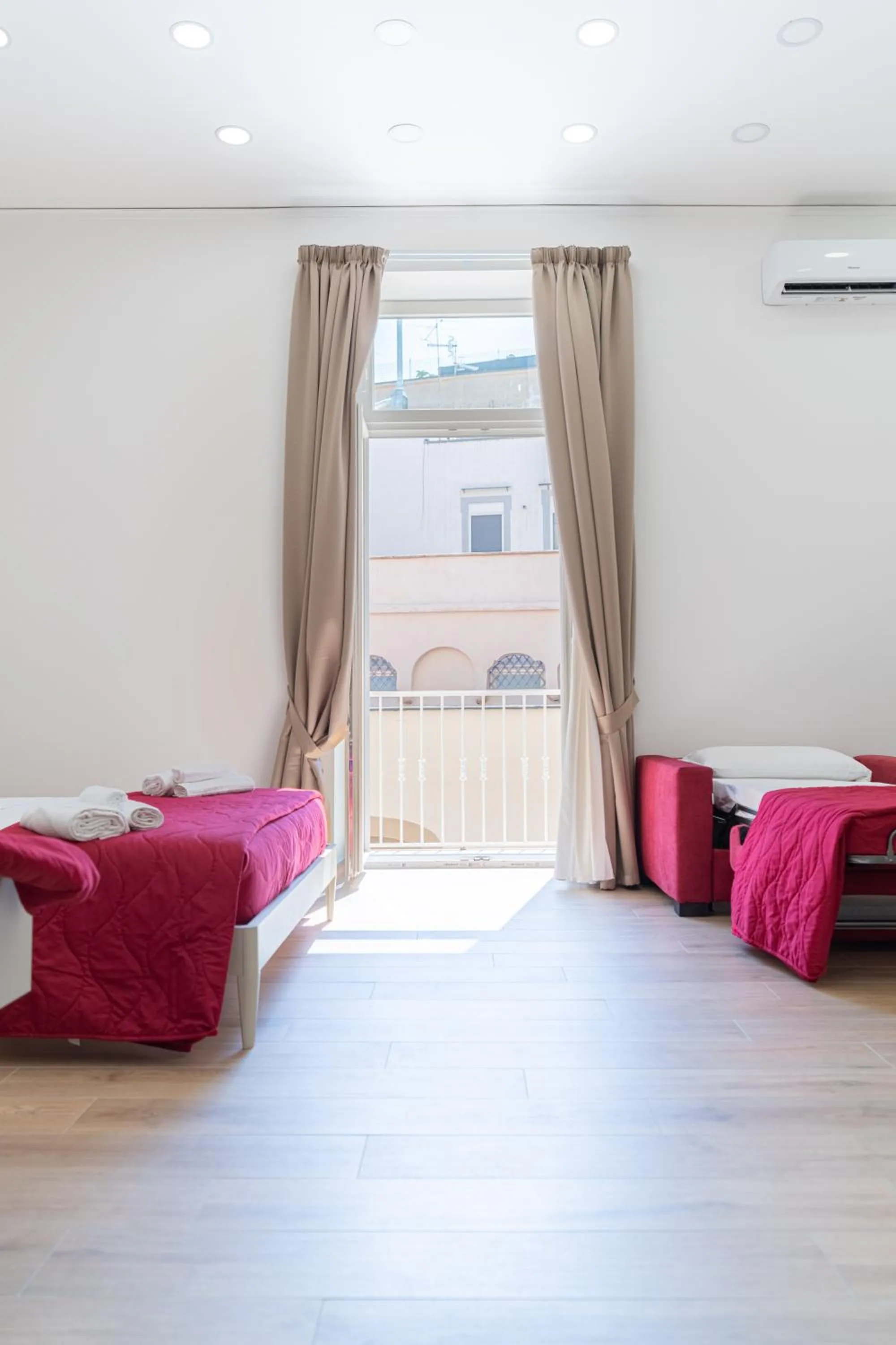 Photo of the whole room, Bed in Toto e Peppino Luxury Rooms