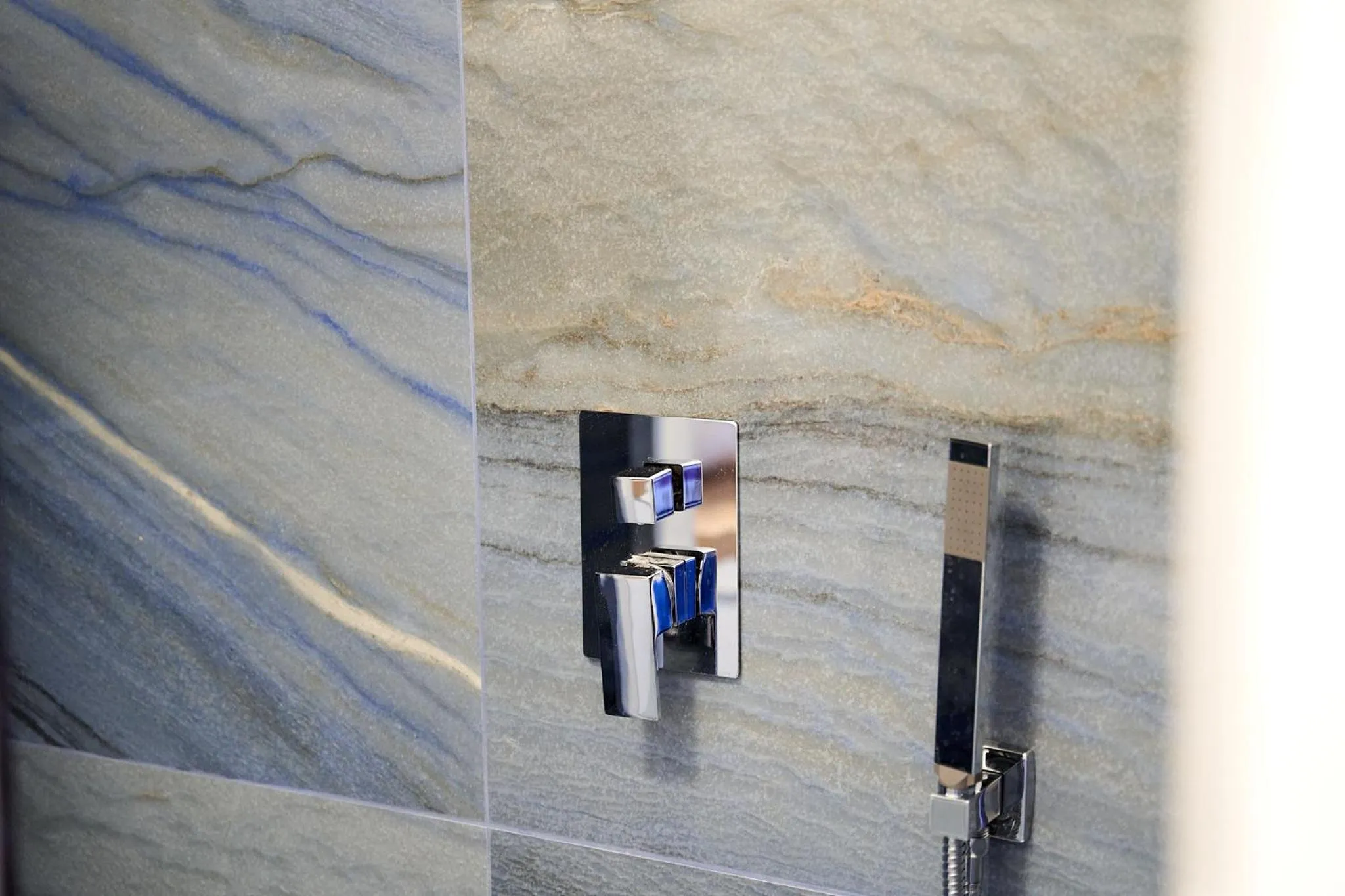 Shower in Toto e Peppino Luxury Rooms