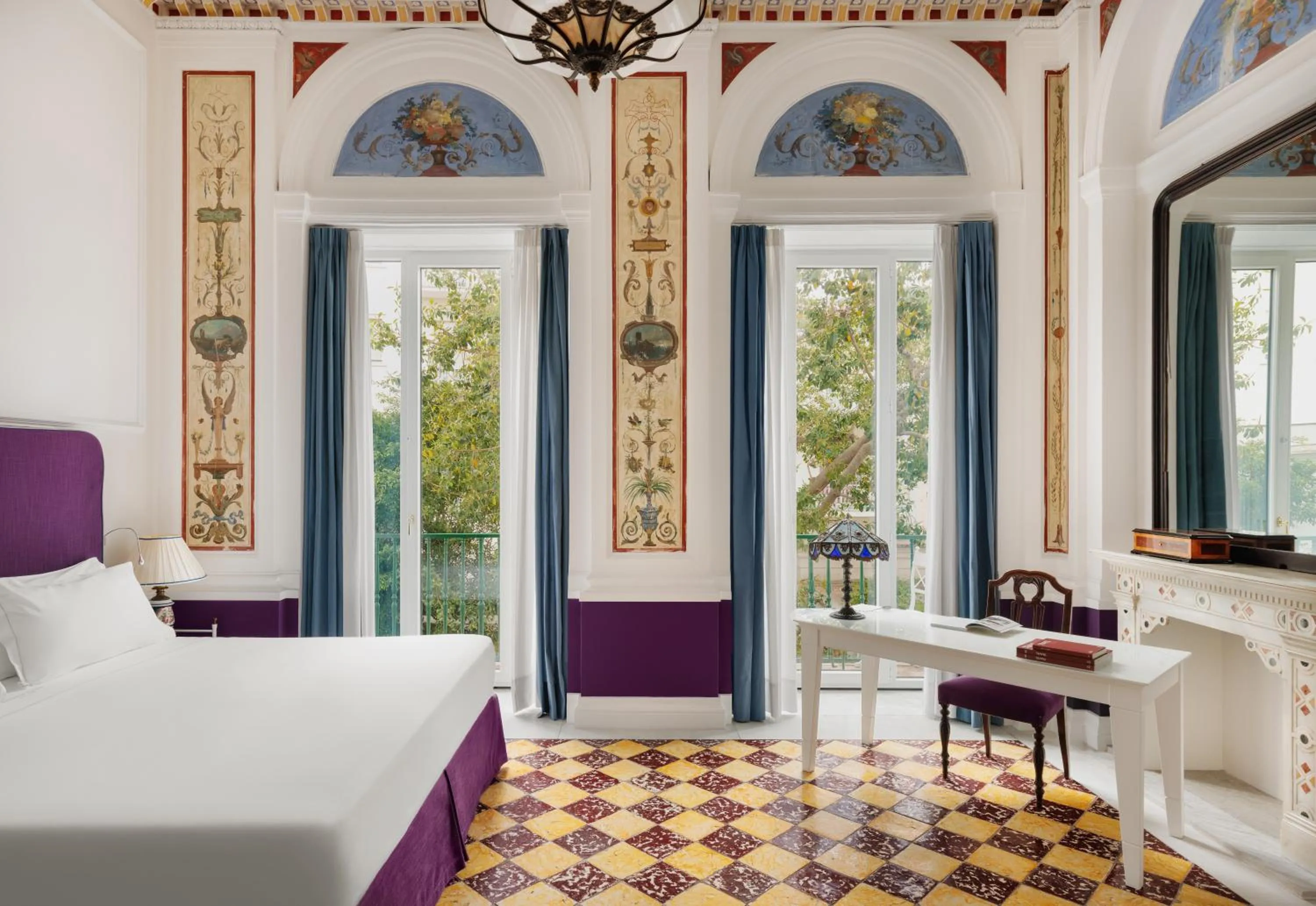 Garden view, Bed in Bellevue Syrene