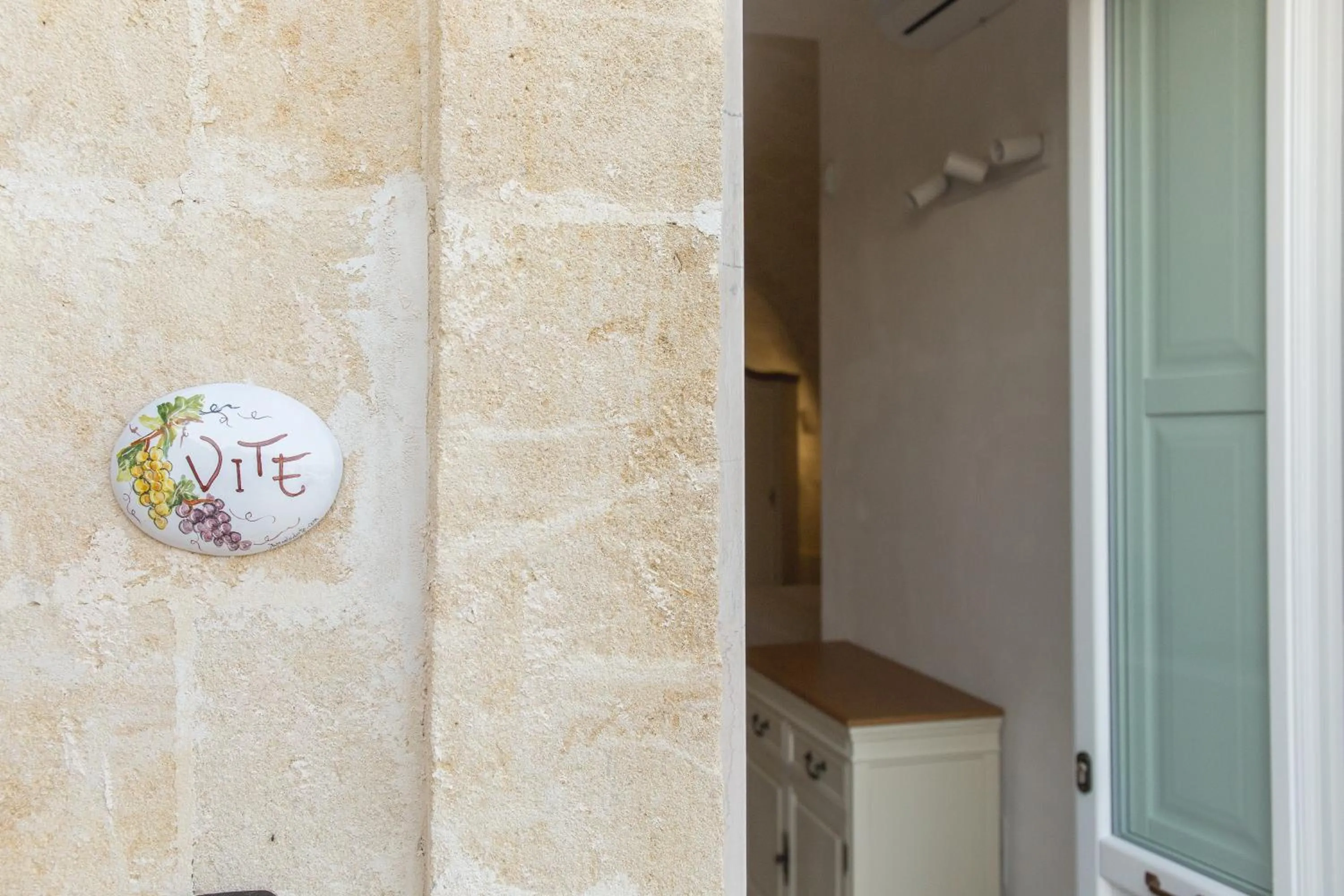 Logo/Certificate/Sign in Masseria Ella