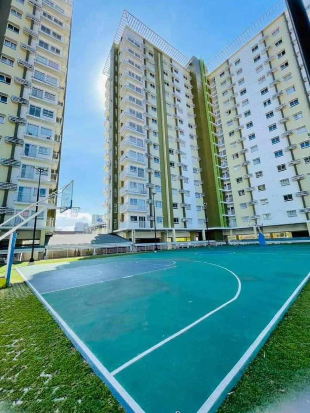 Property building in Pool View Studio in Mesaverte with Free Pool & Netflix