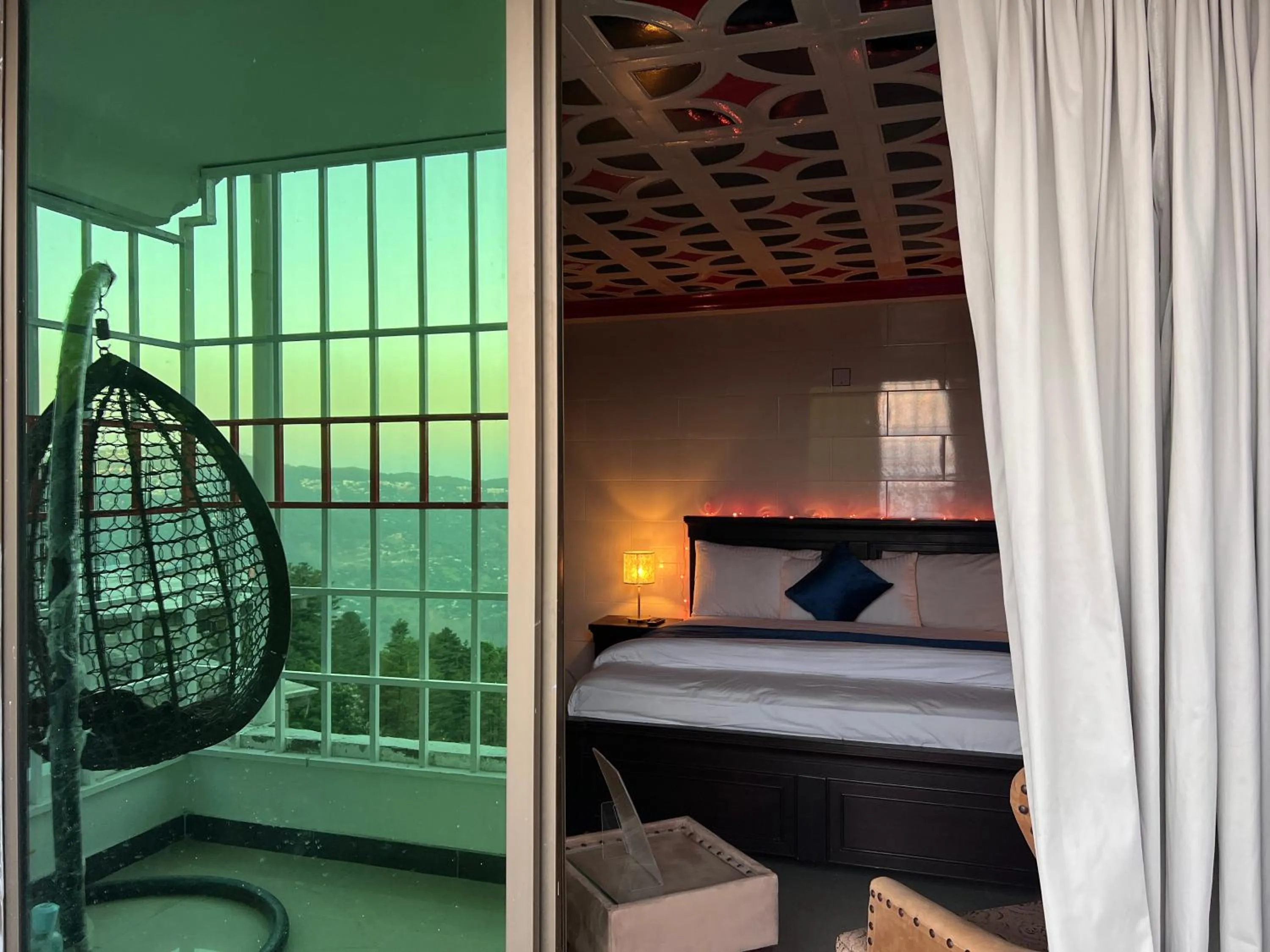 Shagufta Hotel Murree