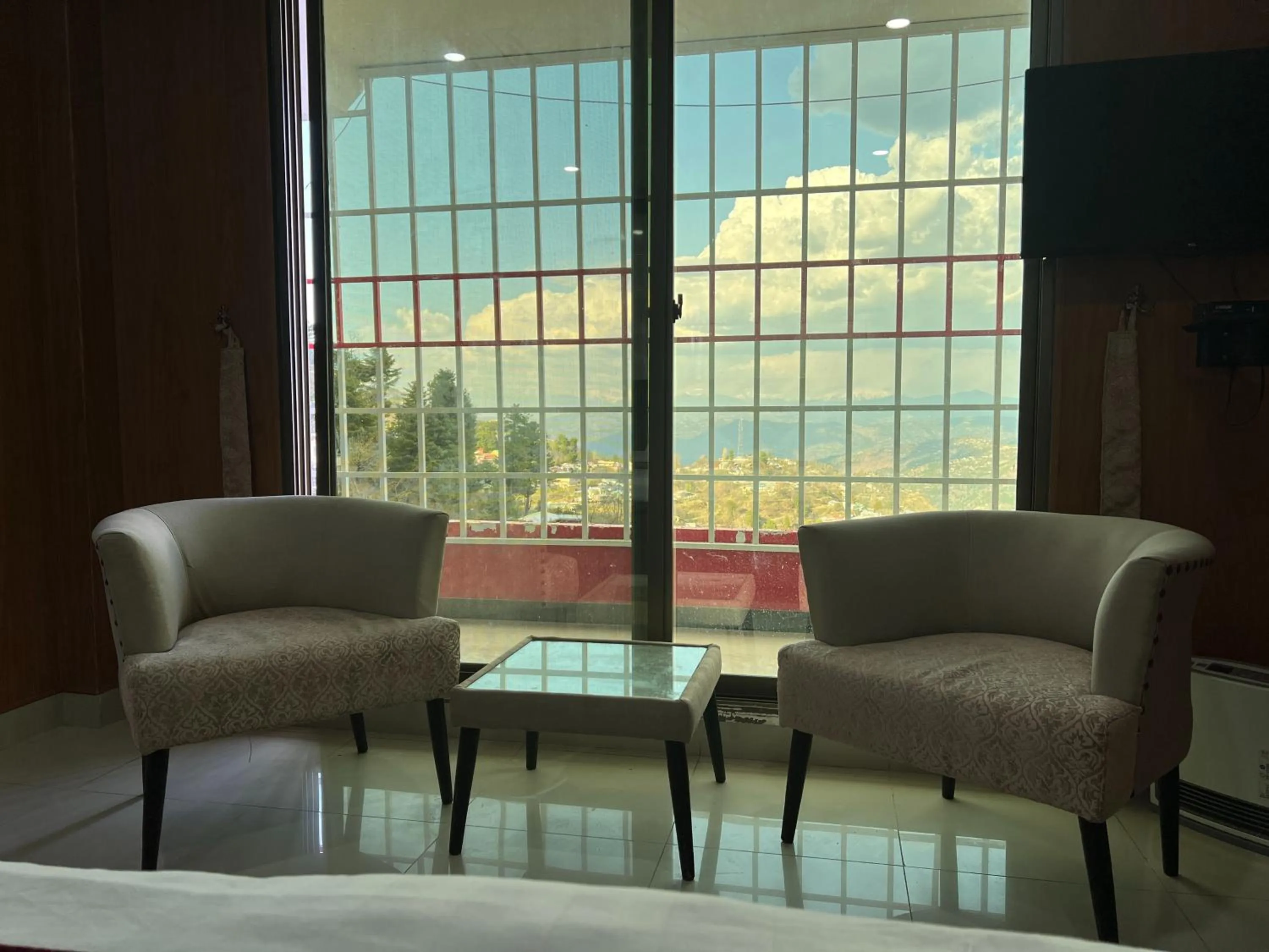 Shagufta Hotel Murree