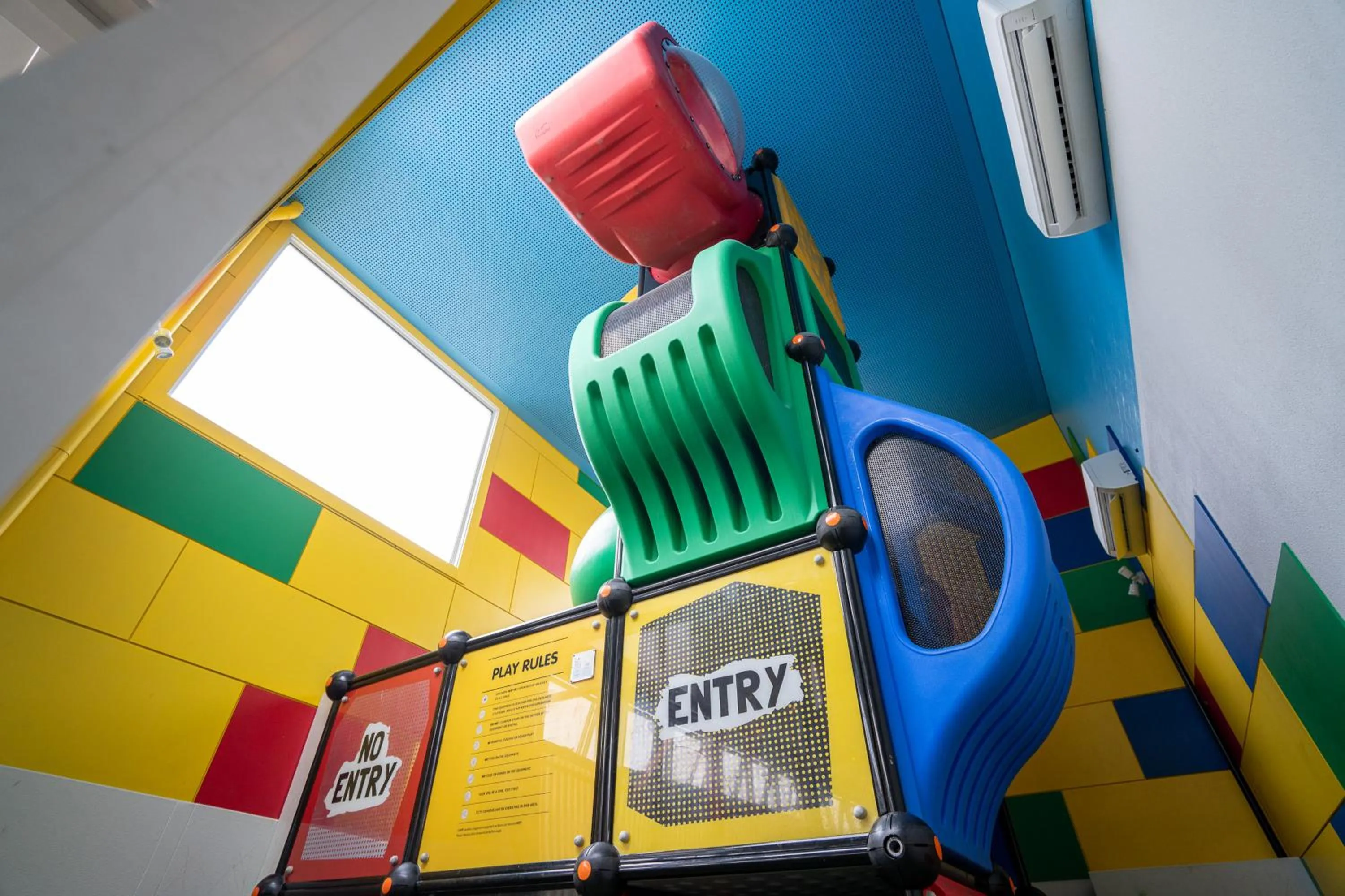 Family in Belmont Hotel Lake Macquarie