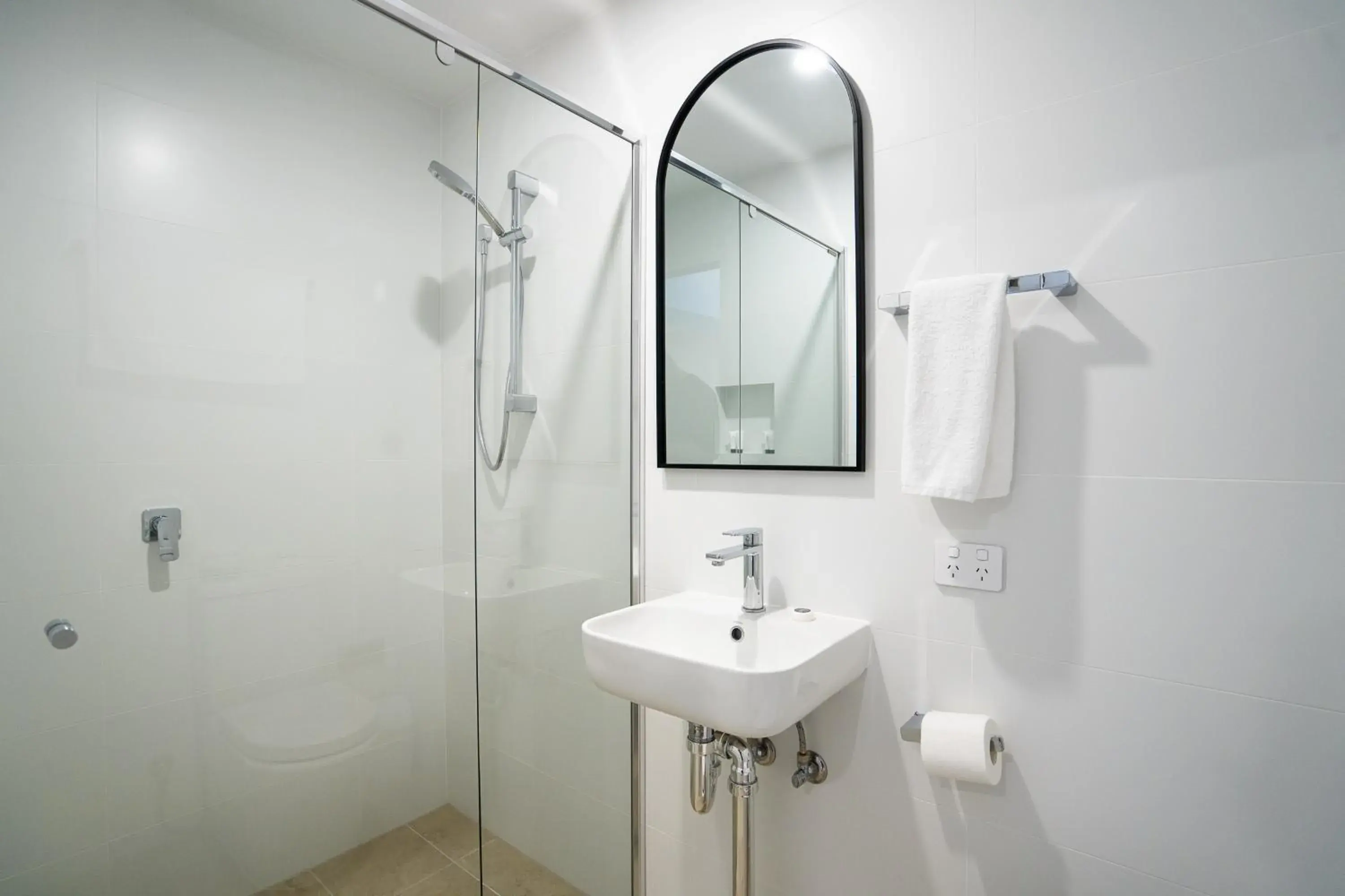 Standard Twin Room in Belmont Hotel Lake Macquarie Standard Twin Room in Belmont Hotel Lake Macquarie