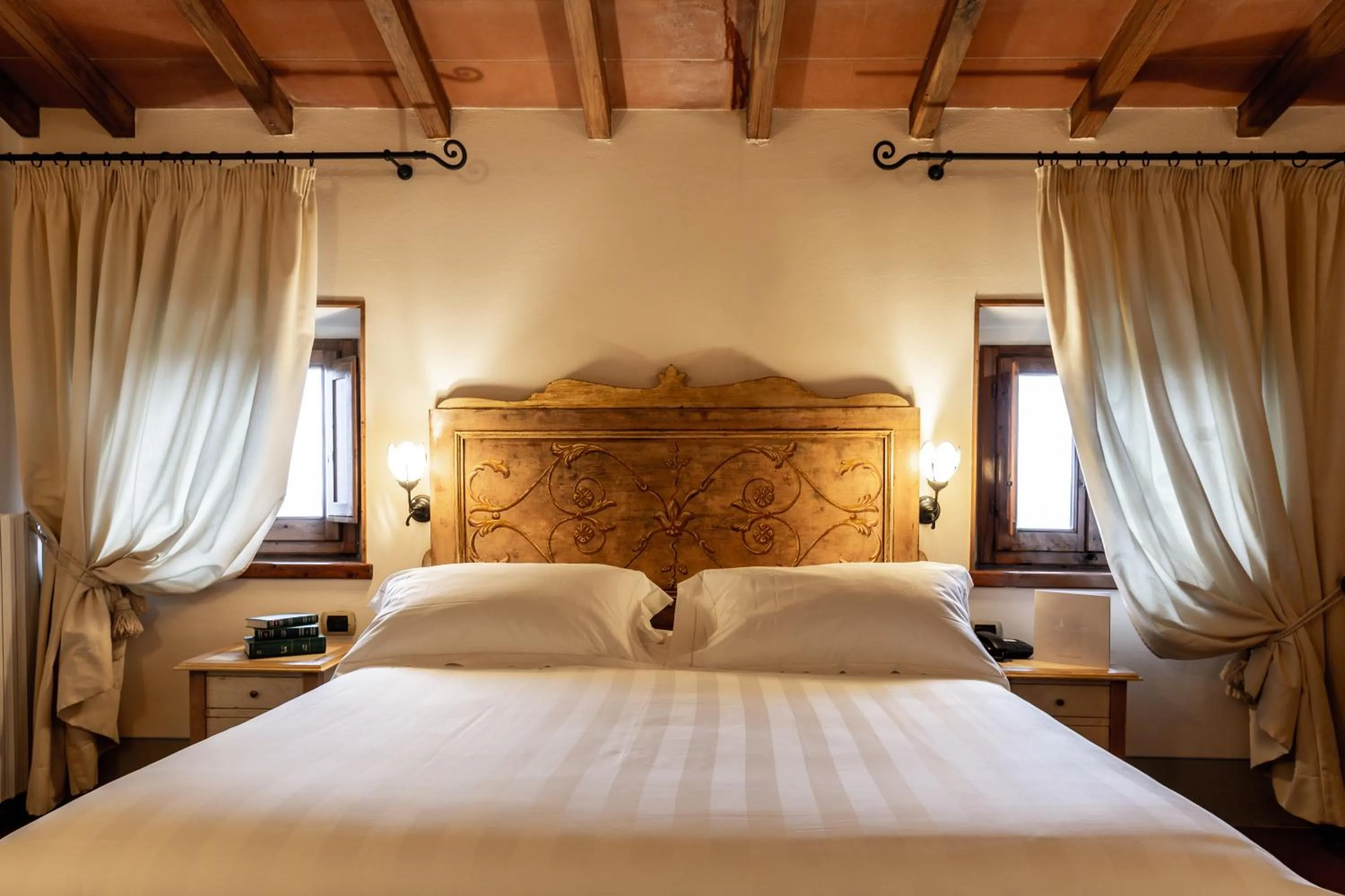 Photo of the whole room, Bed in Palagina la dimora