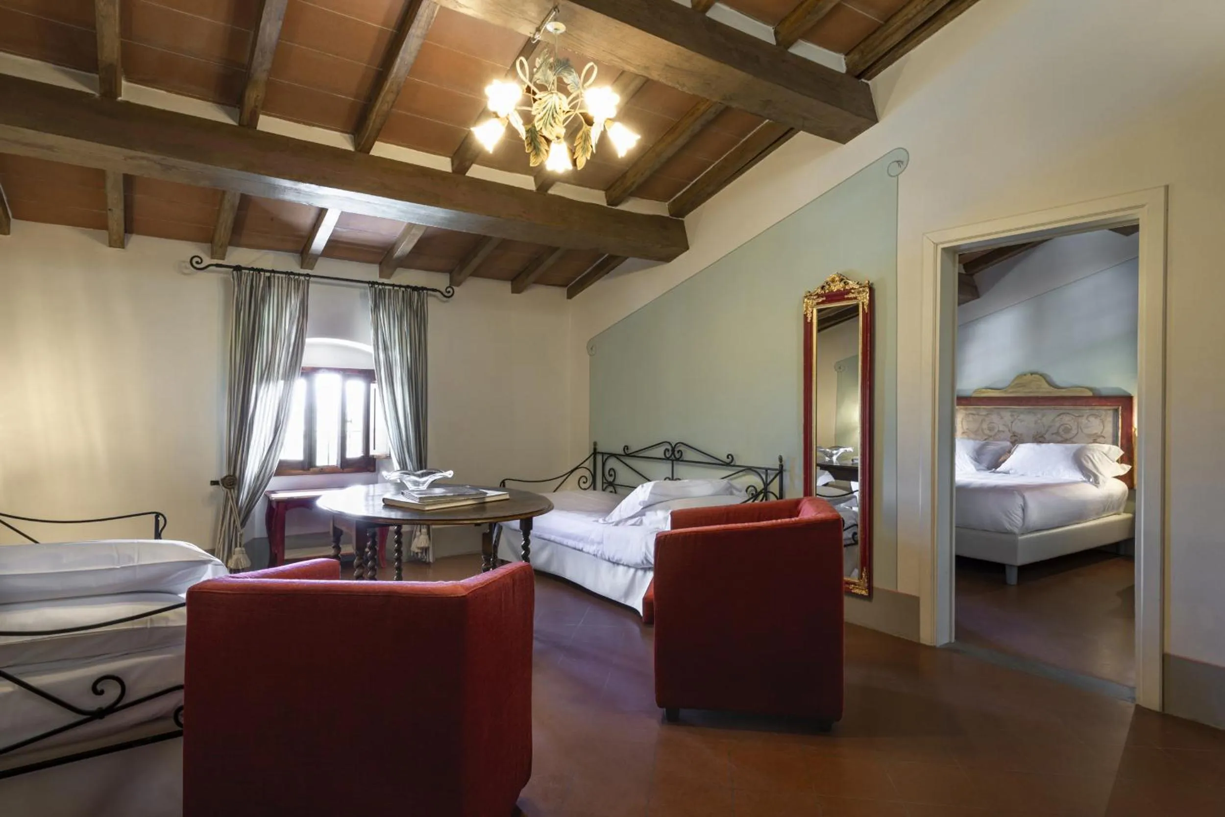 Photo of the whole room, Bed in Palagina la dimora