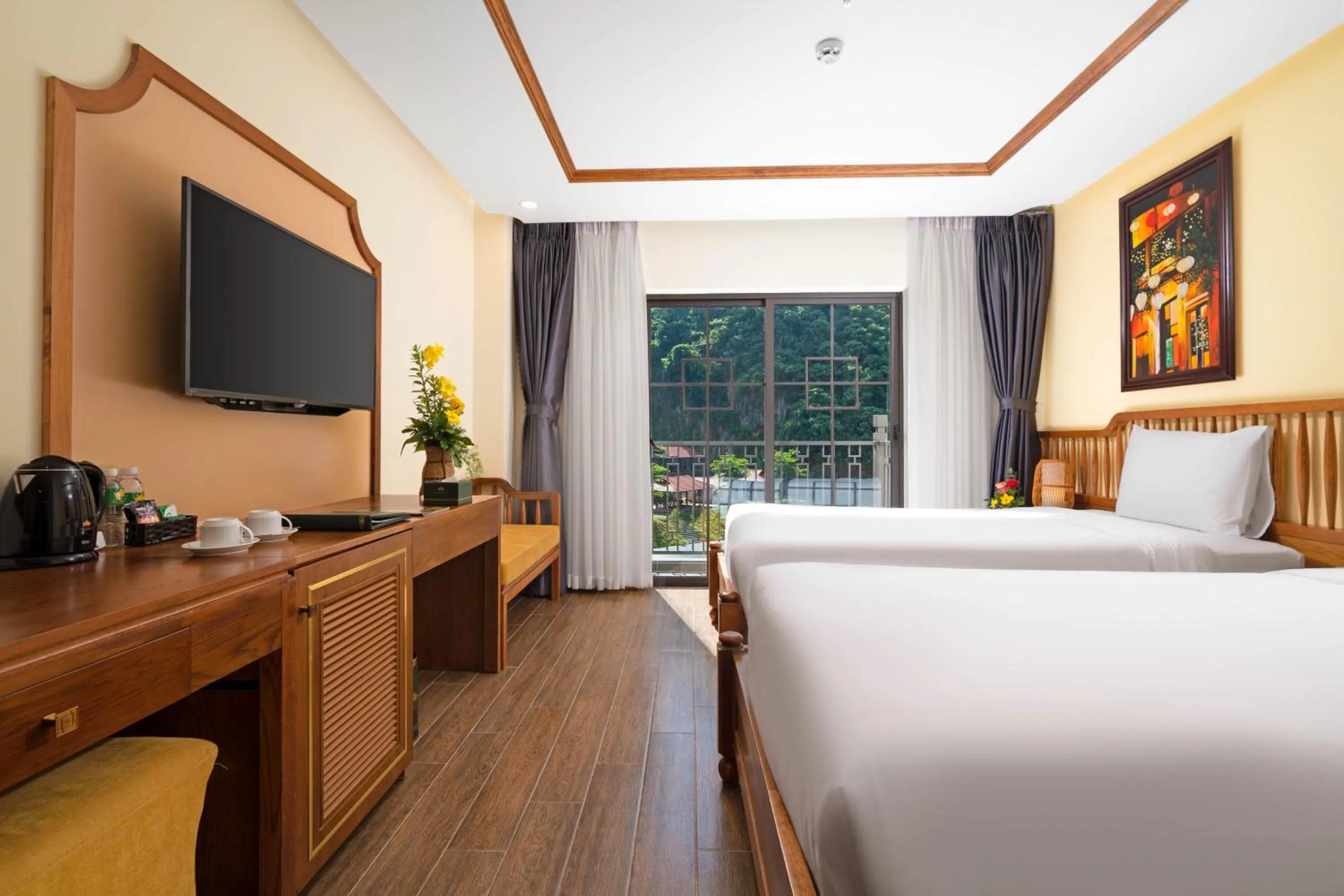 Bathroom, Bed in Fivitel Cổng Trời Đông Giang - Fivitel Đông Giang Heaven's Gate