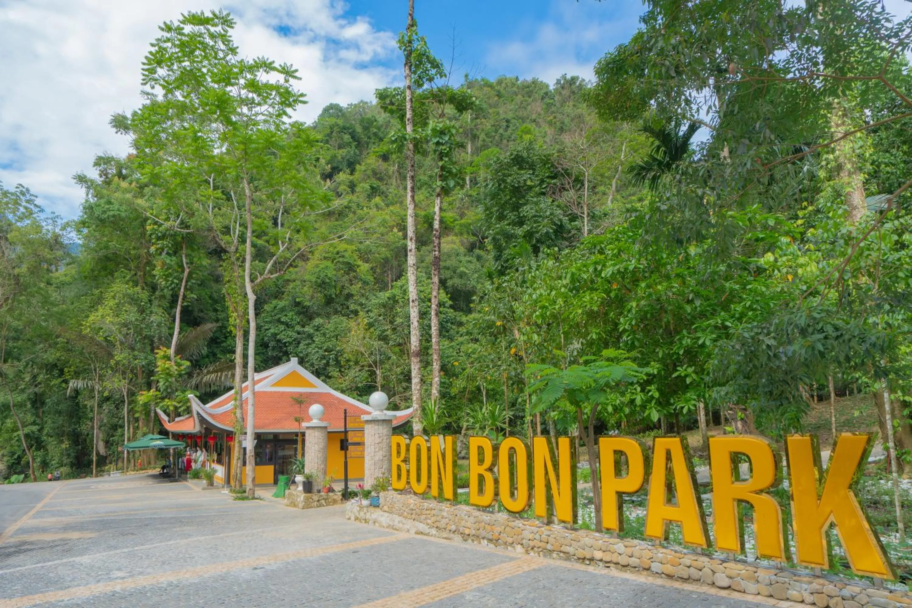 Property logo or sign in Fivitel Cổng Trời Đông Giang - Fivitel Đông Giang Heaven's Gate