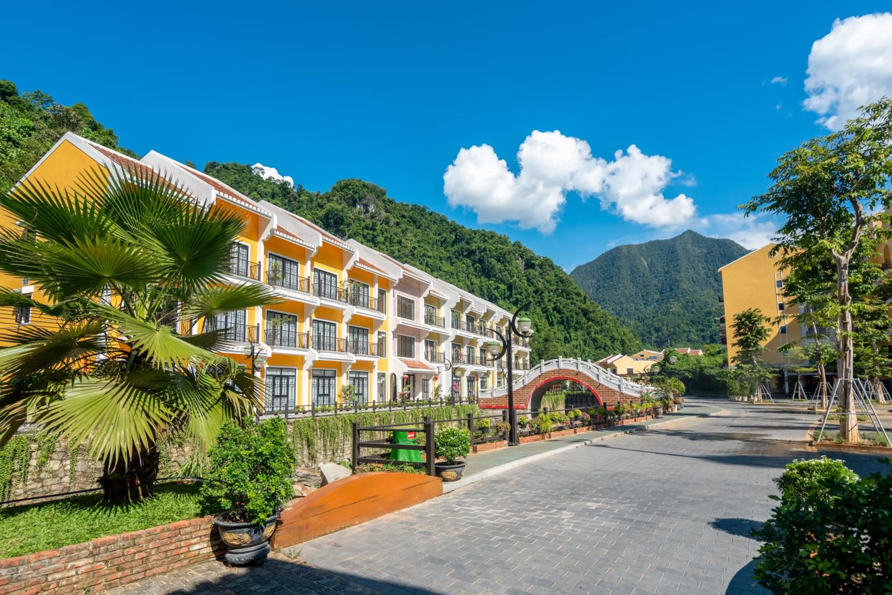 Property building in Fivitel Cổng Trời Đông Giang - Fivitel Đông Giang Heaven's Gate