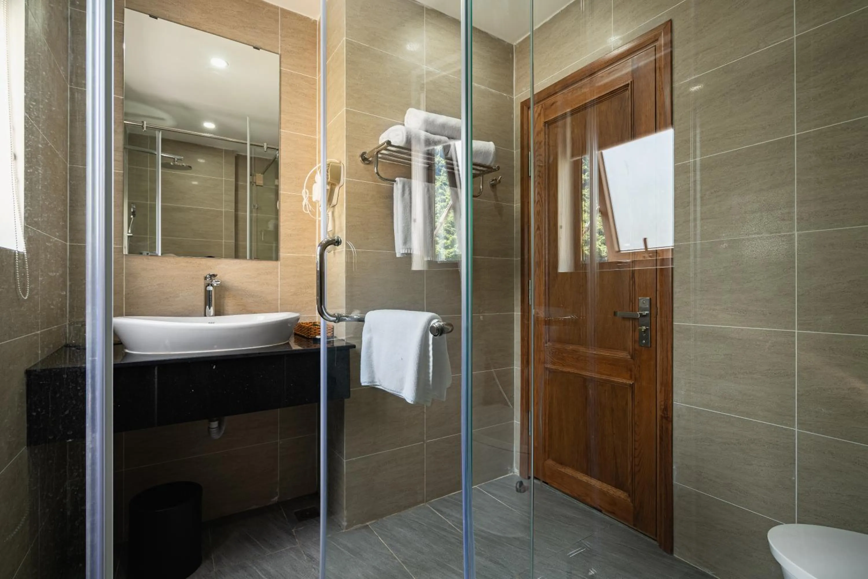 Shower in Fivitel Cổng Trời Đông Giang - Fivitel Đông Giang Heaven's Gate