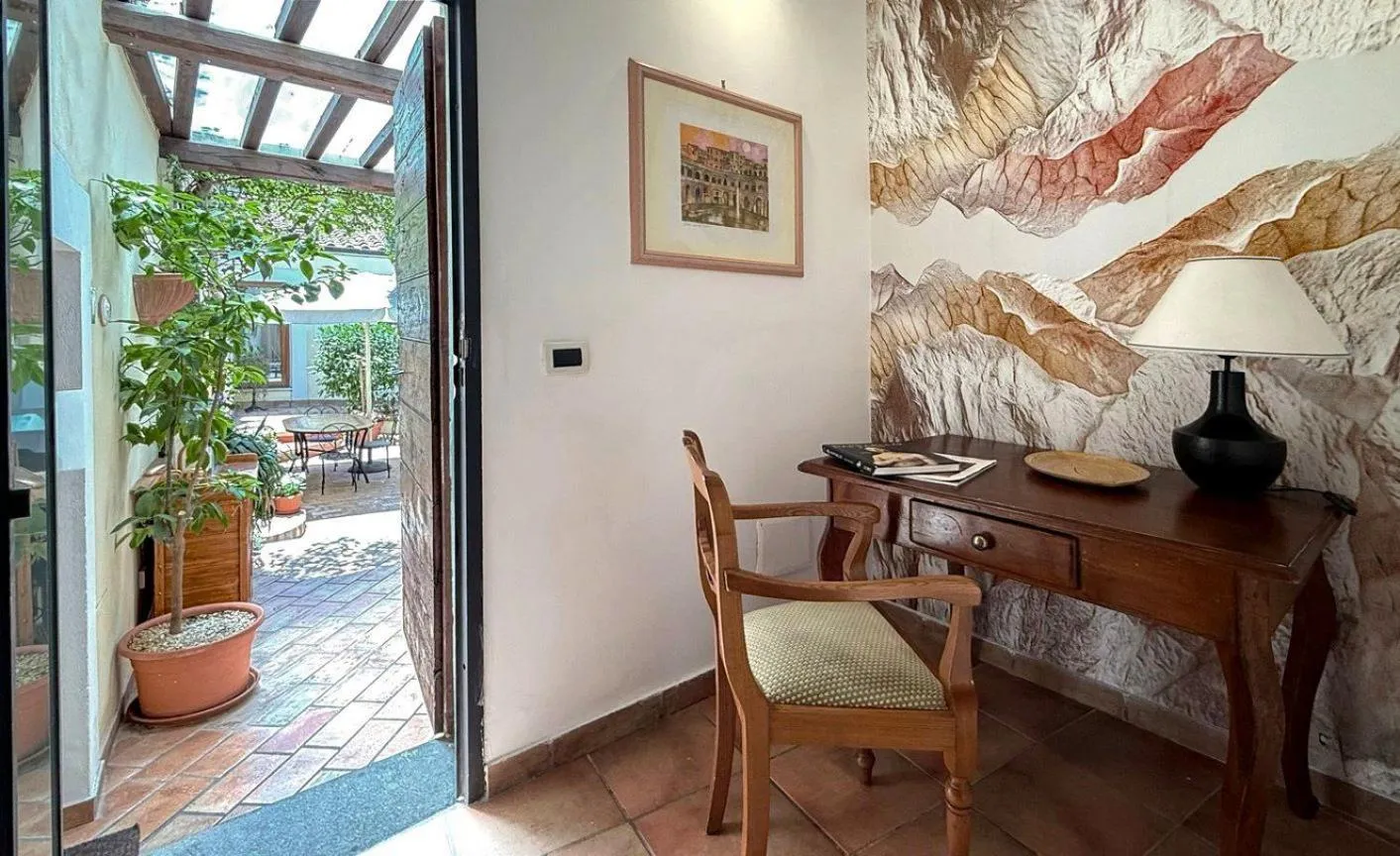 Seating area in Le Clarisse Trastevere