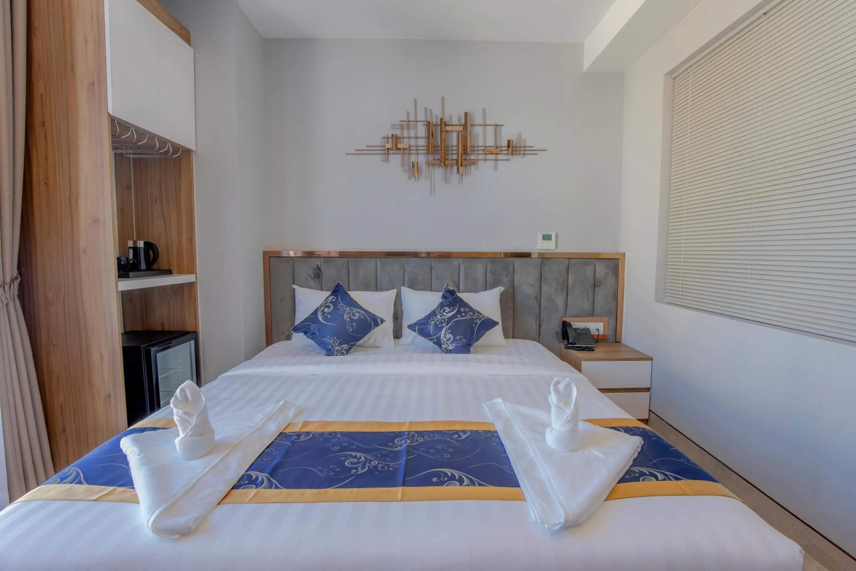 Bedroom, Bed in Seascape Palace Hotel