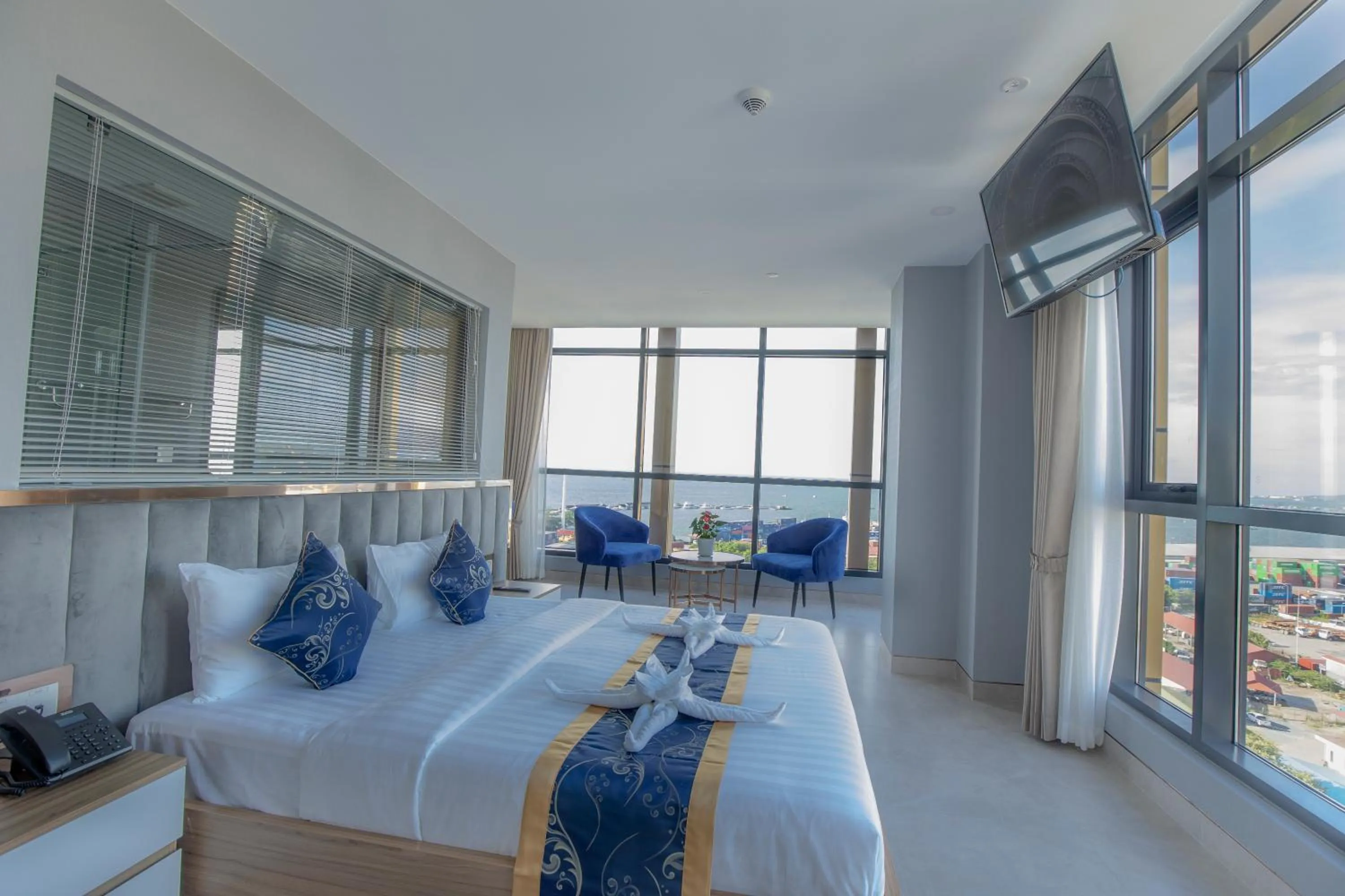 City view, Bed in Seascape Palace Hotel