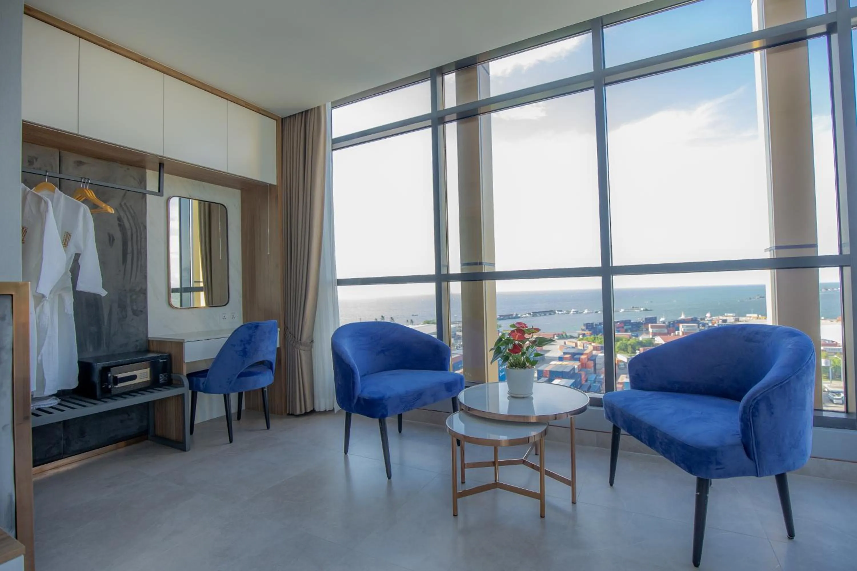 Living room in Seascape Palace Hotel