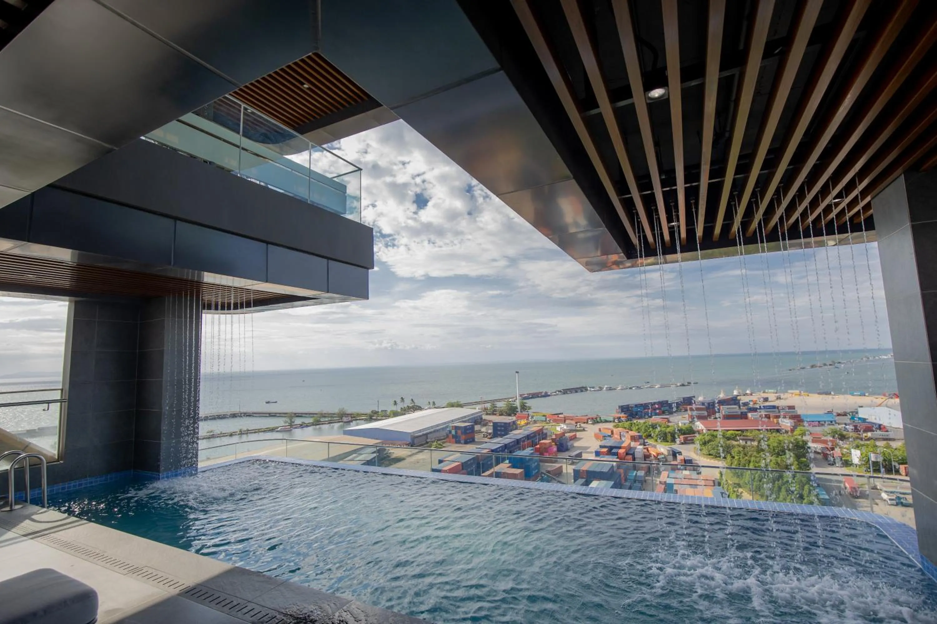 Seascape Palace Hotel