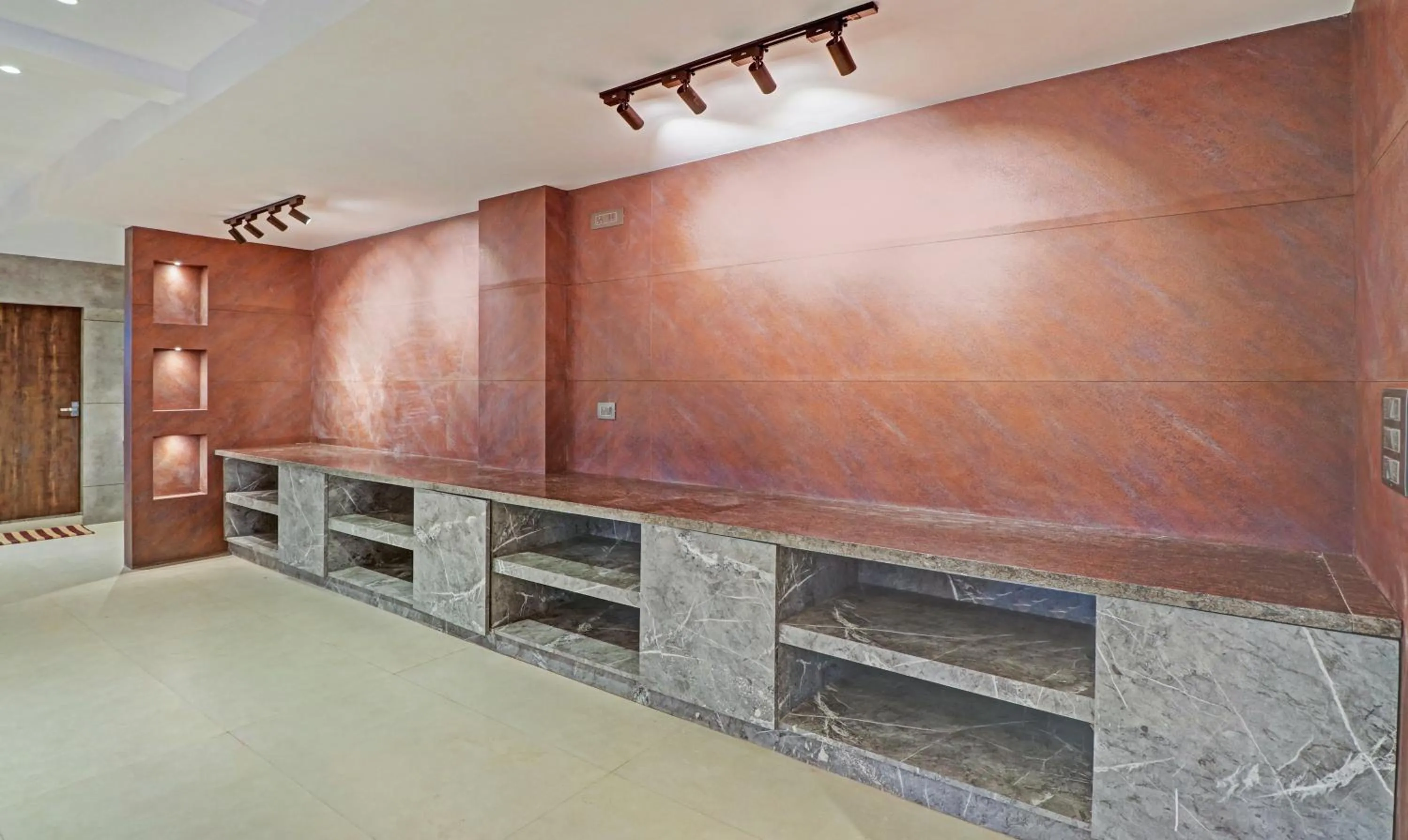 Dining area in Treebo Emora Grand