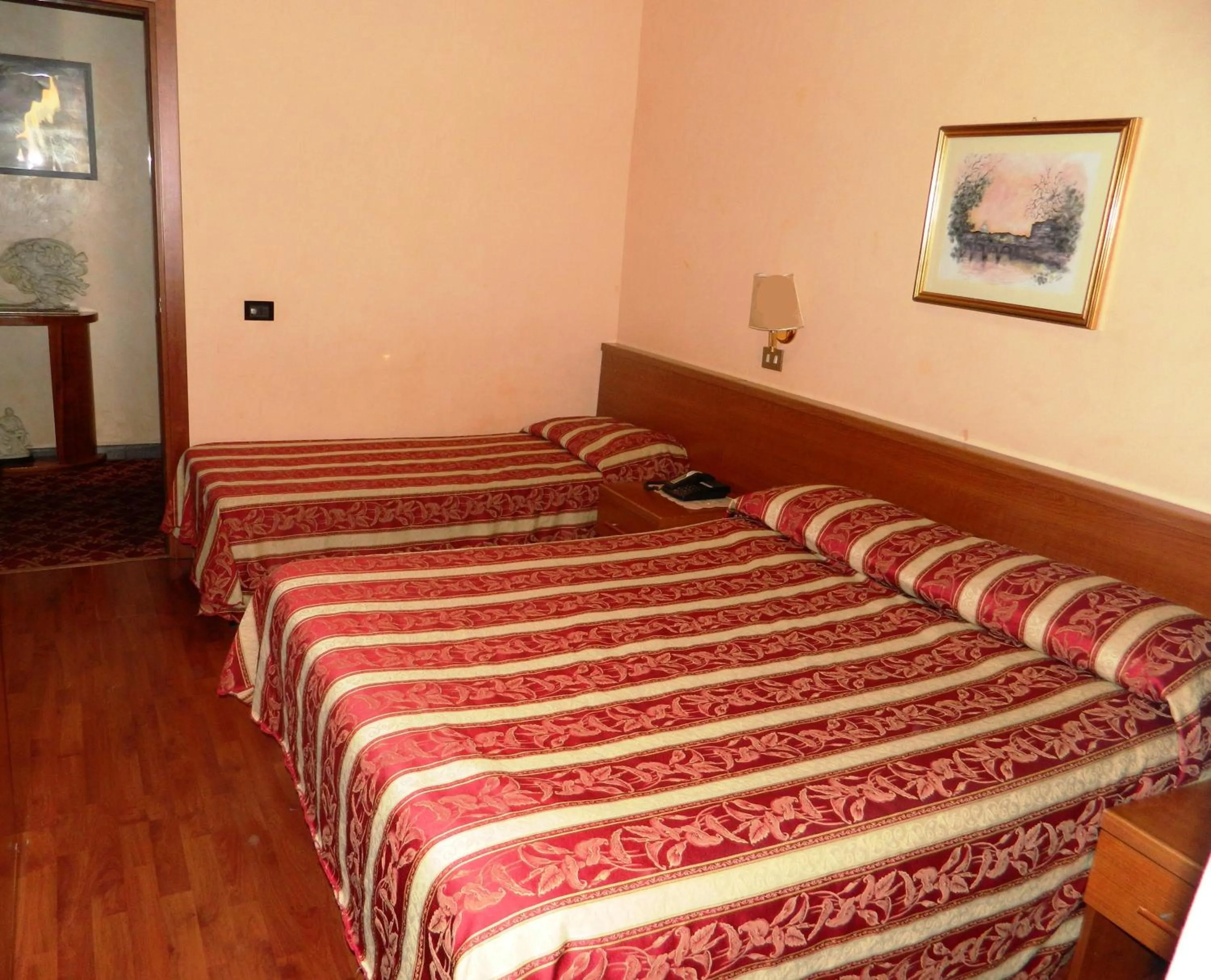 Photo of the whole room, Bed in Buonarroti Home