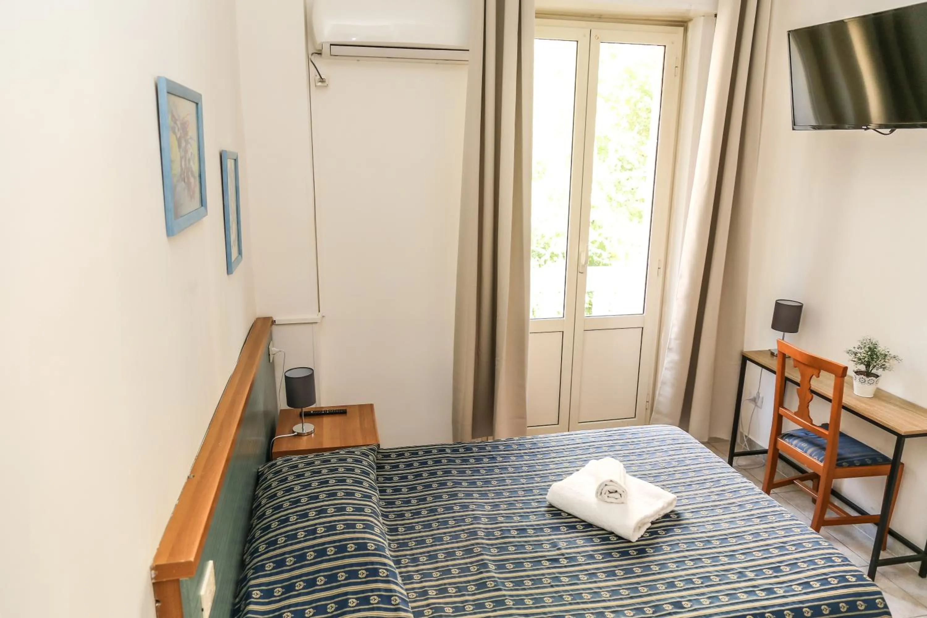 Bedroom, Bed in Albergo Athena