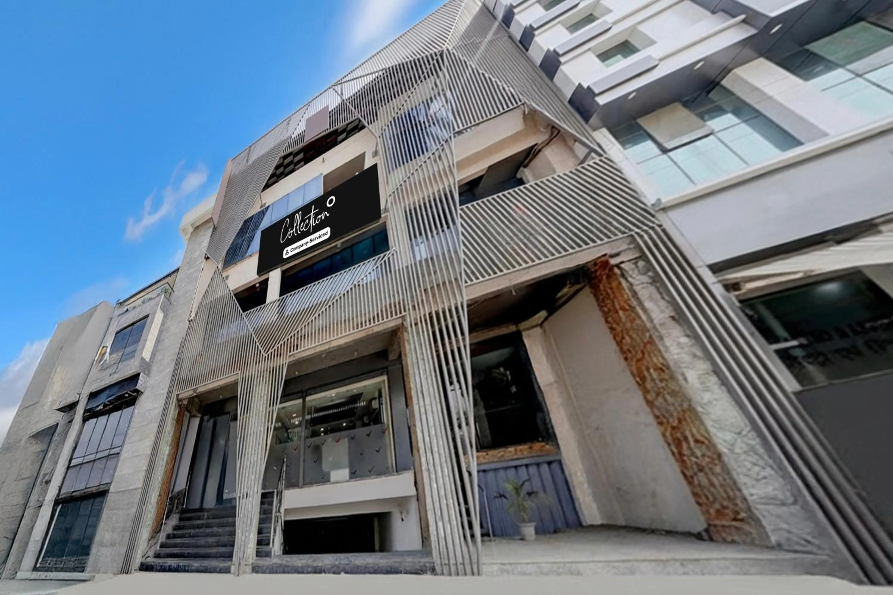 Property building in Super Collection O Shahpura Lakeview Formerly Hotel Royal Villa