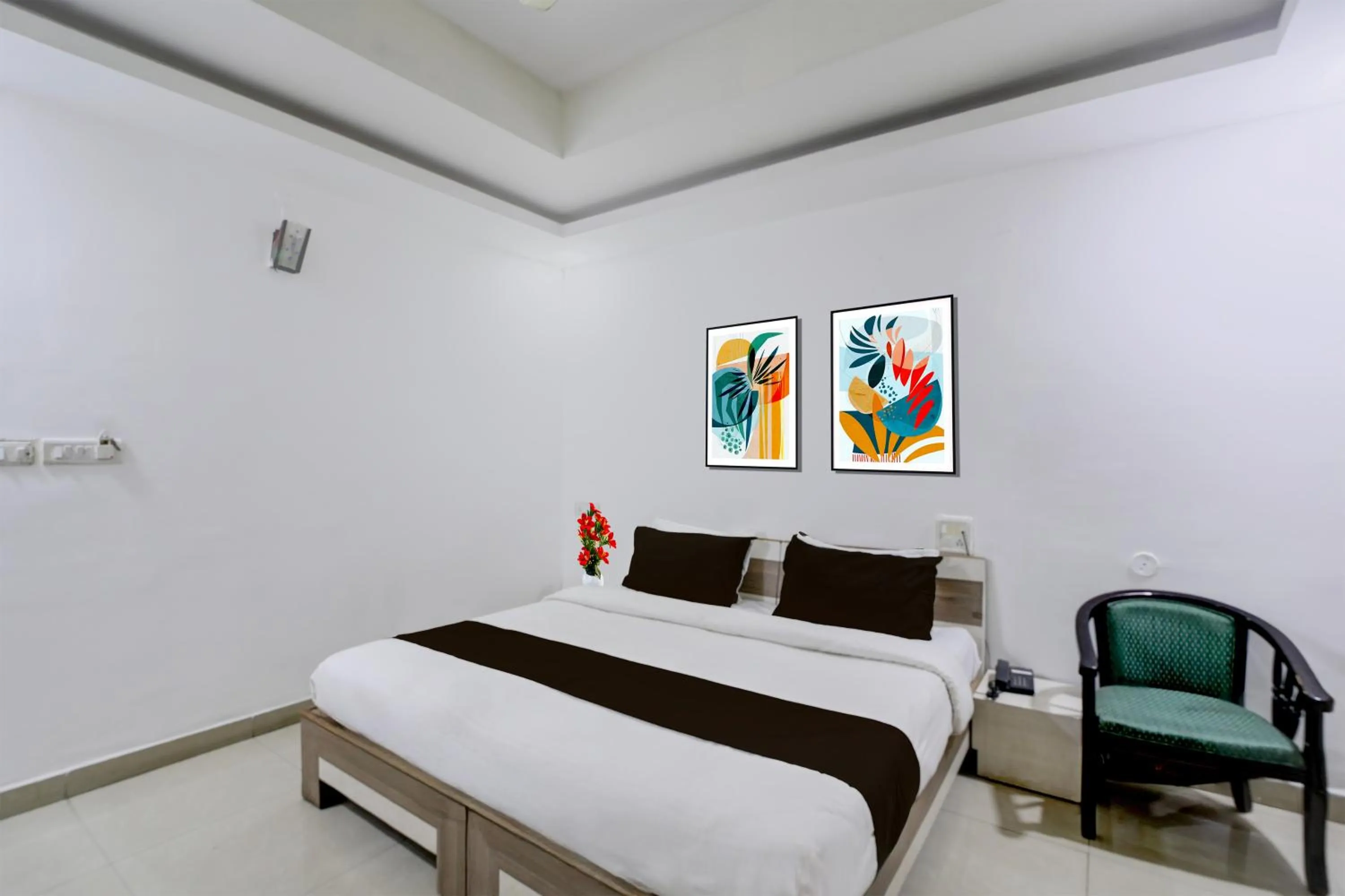 Photo of the whole room, Bed in Super Collection O Shahpura Lakeview Formerly Hotel Royal Villa