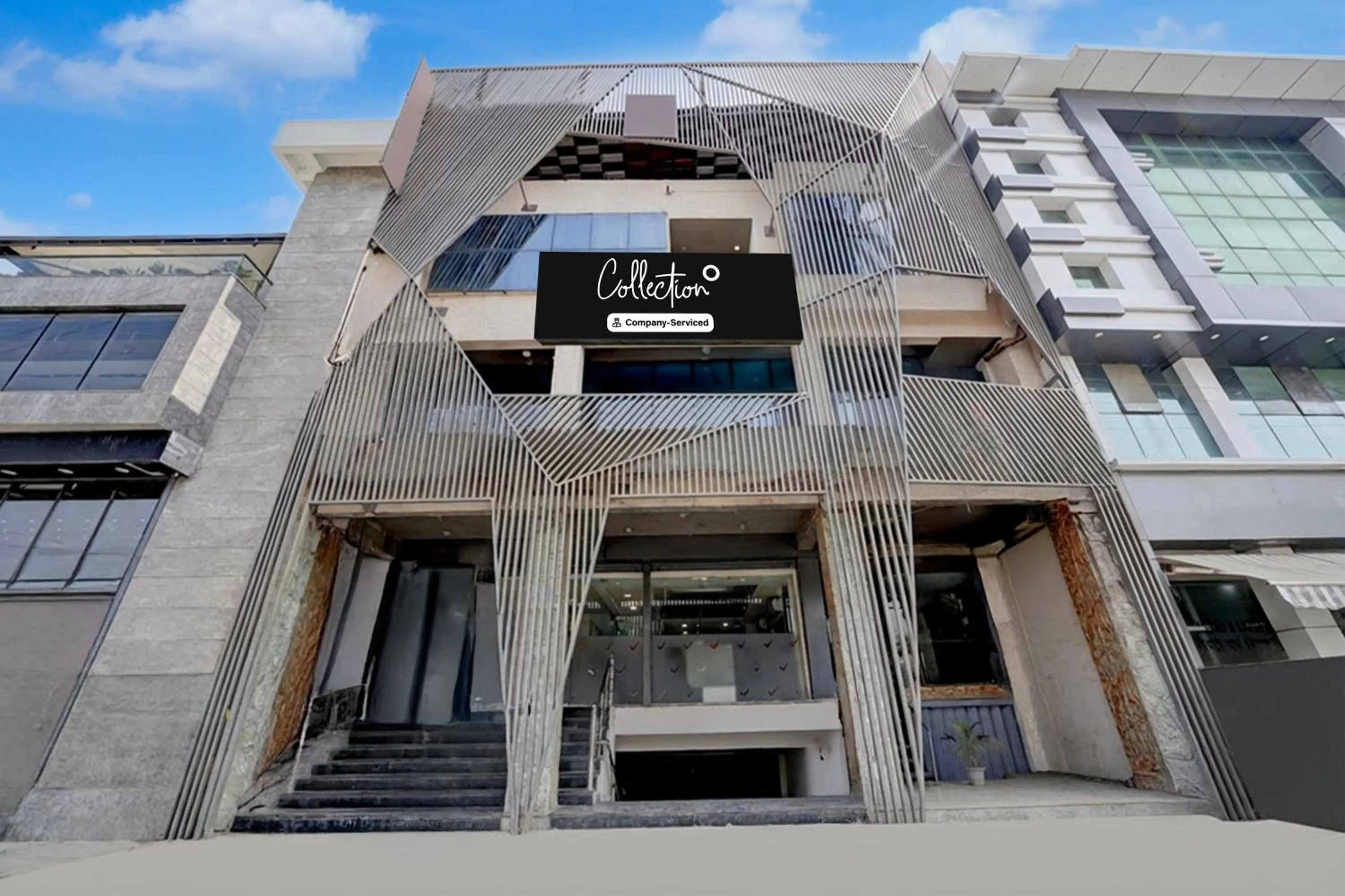 Property building in Super Collection O Shahpura Lakeview Formerly Hotel Royal Villa