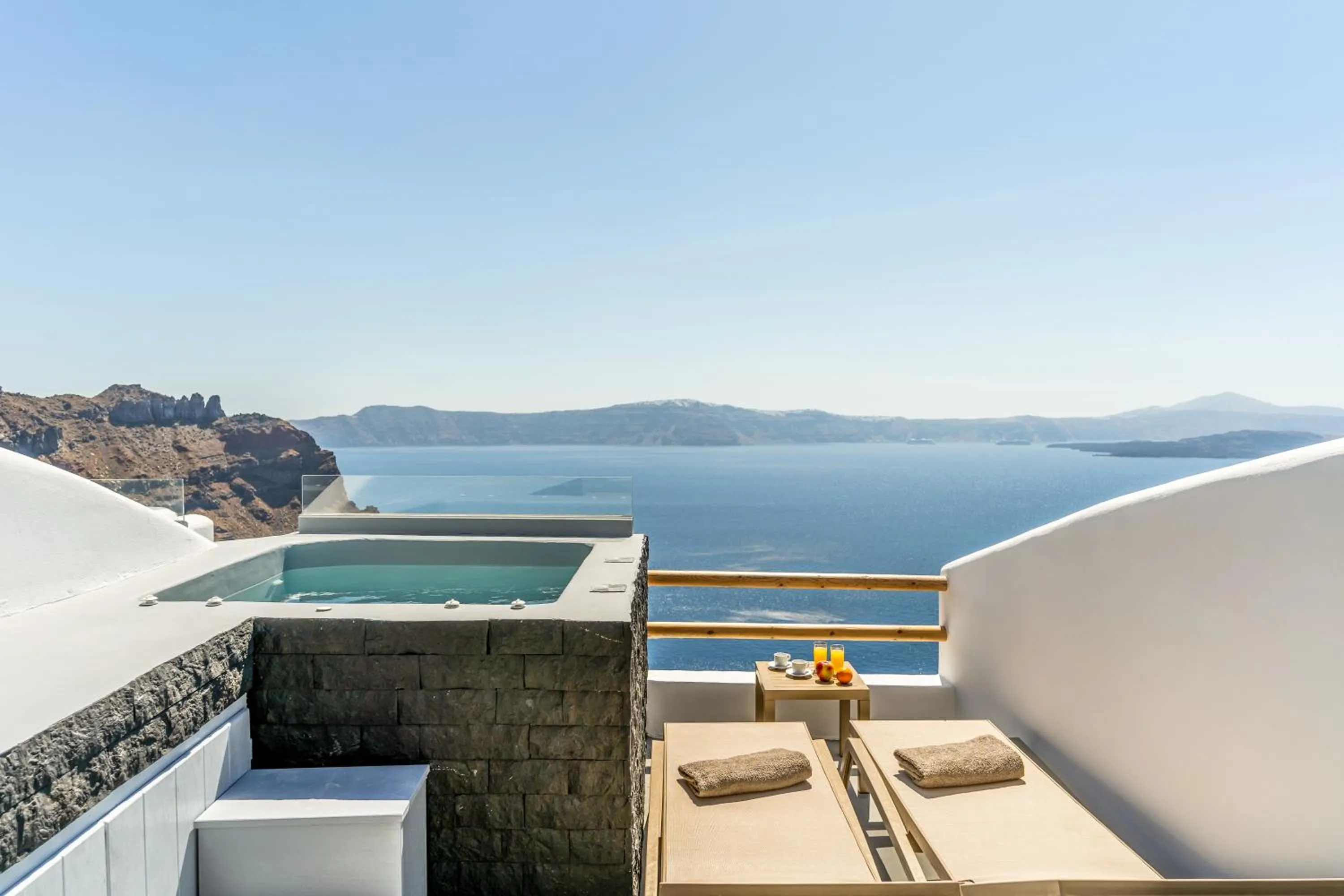 Hot Tub in Evanthia Best View Thirassia Island Hotel