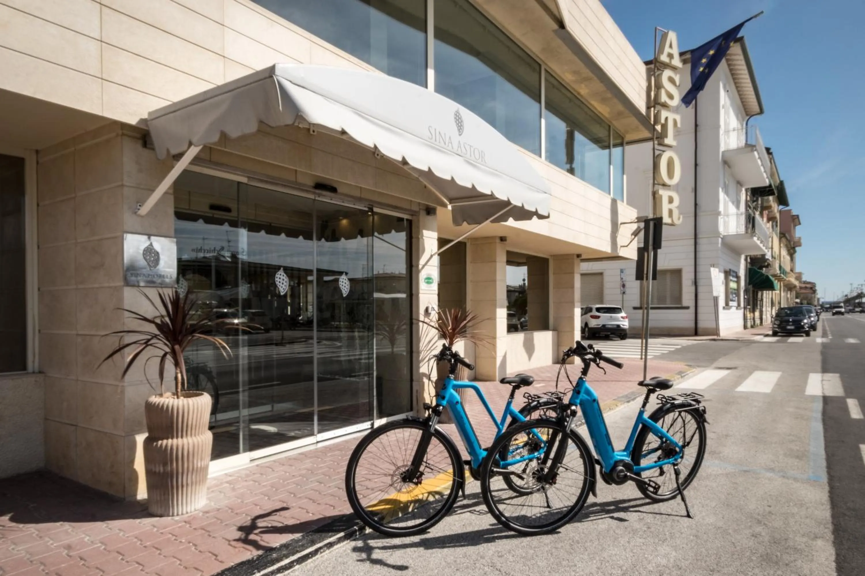 Property building in Hotel Sina Astor