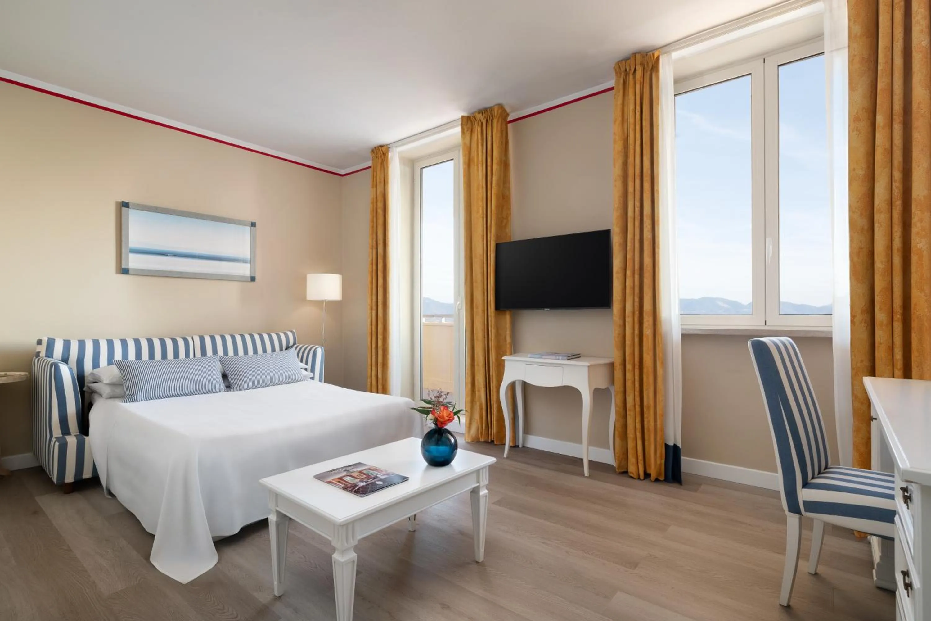 Bed in Hotel Sina Astor