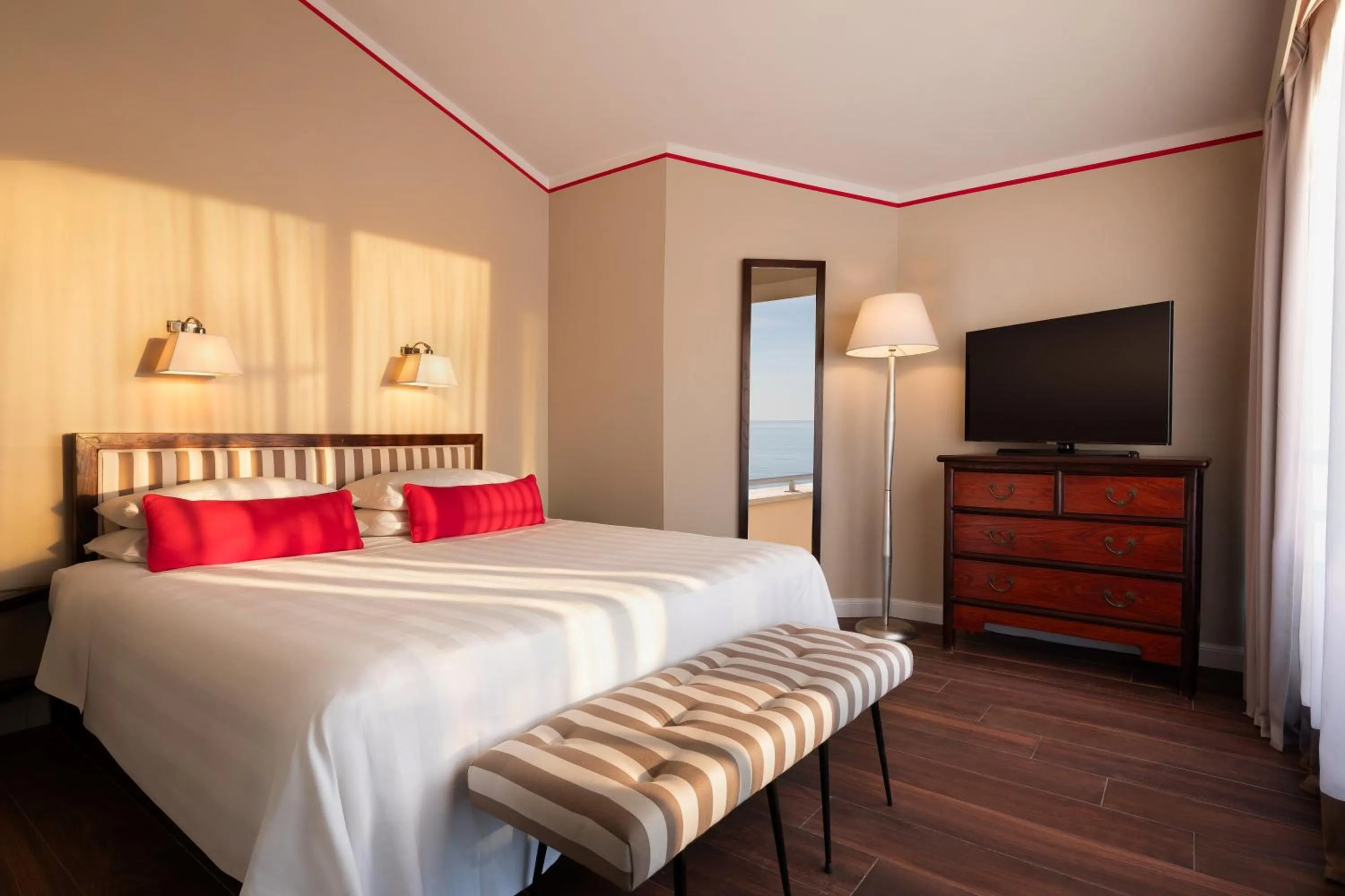 Bed in Hotel Sina Astor