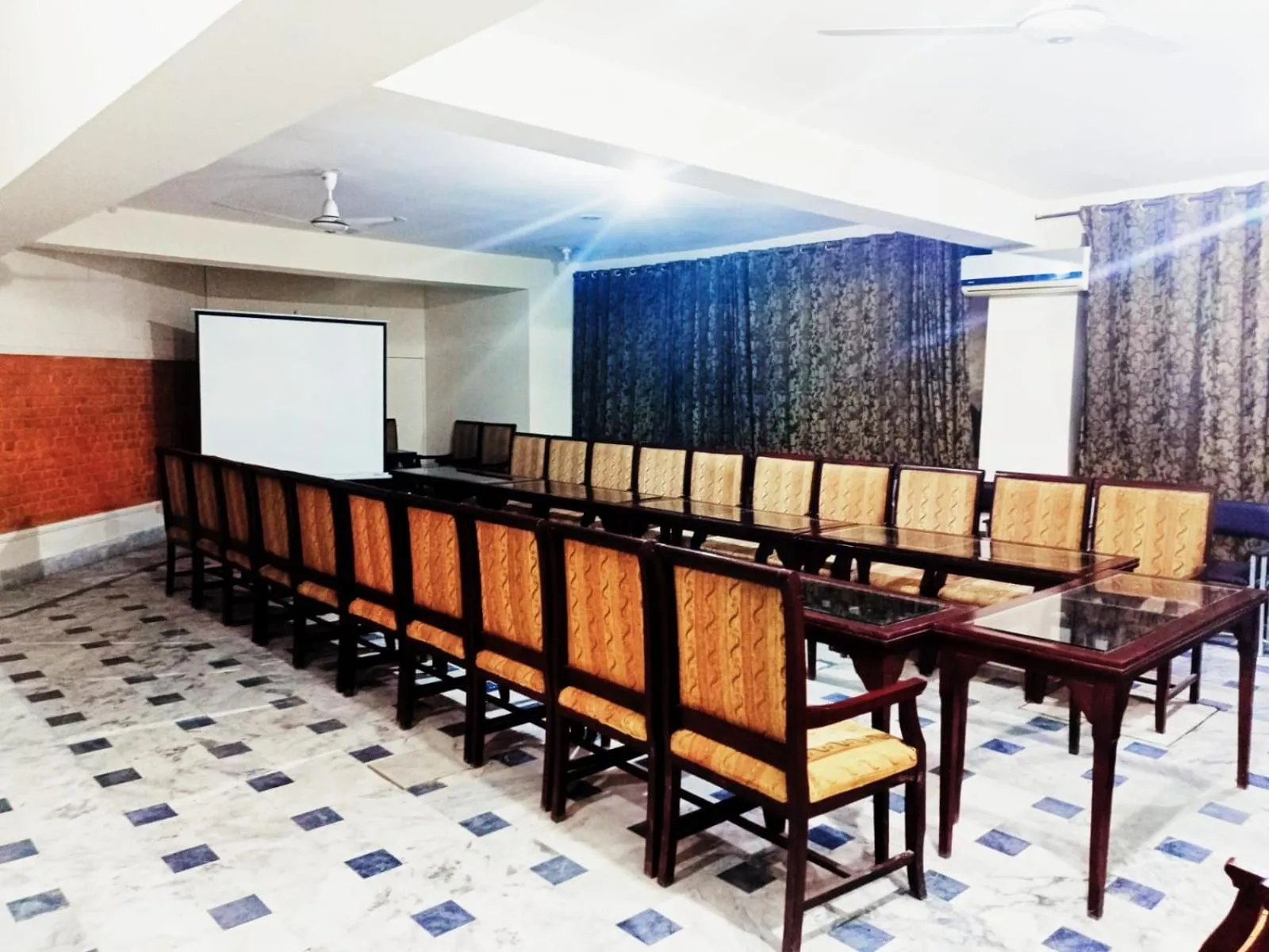 Business facilities in Luxury Palace Peshawar