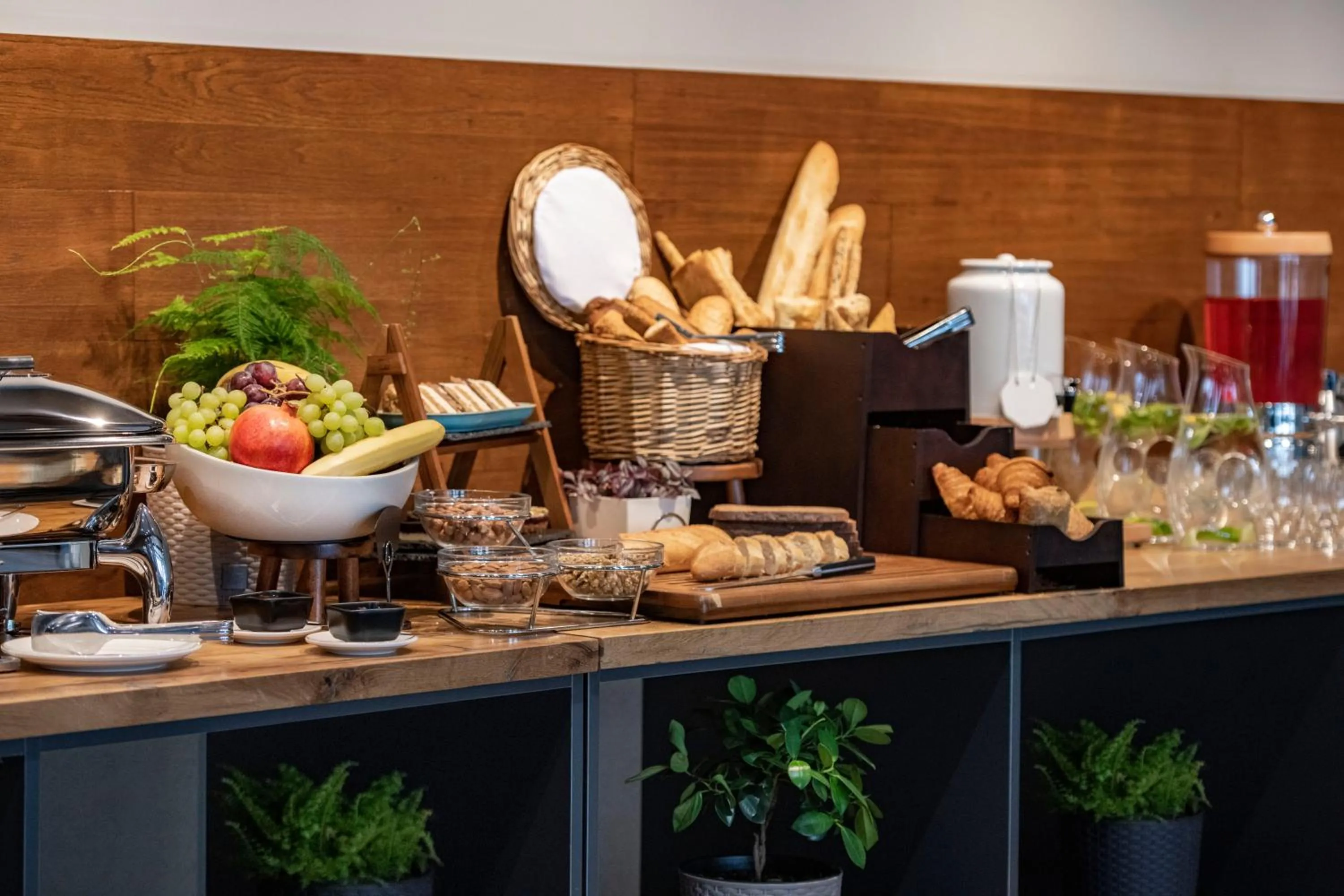 Breakfast in Dialog Kokhta