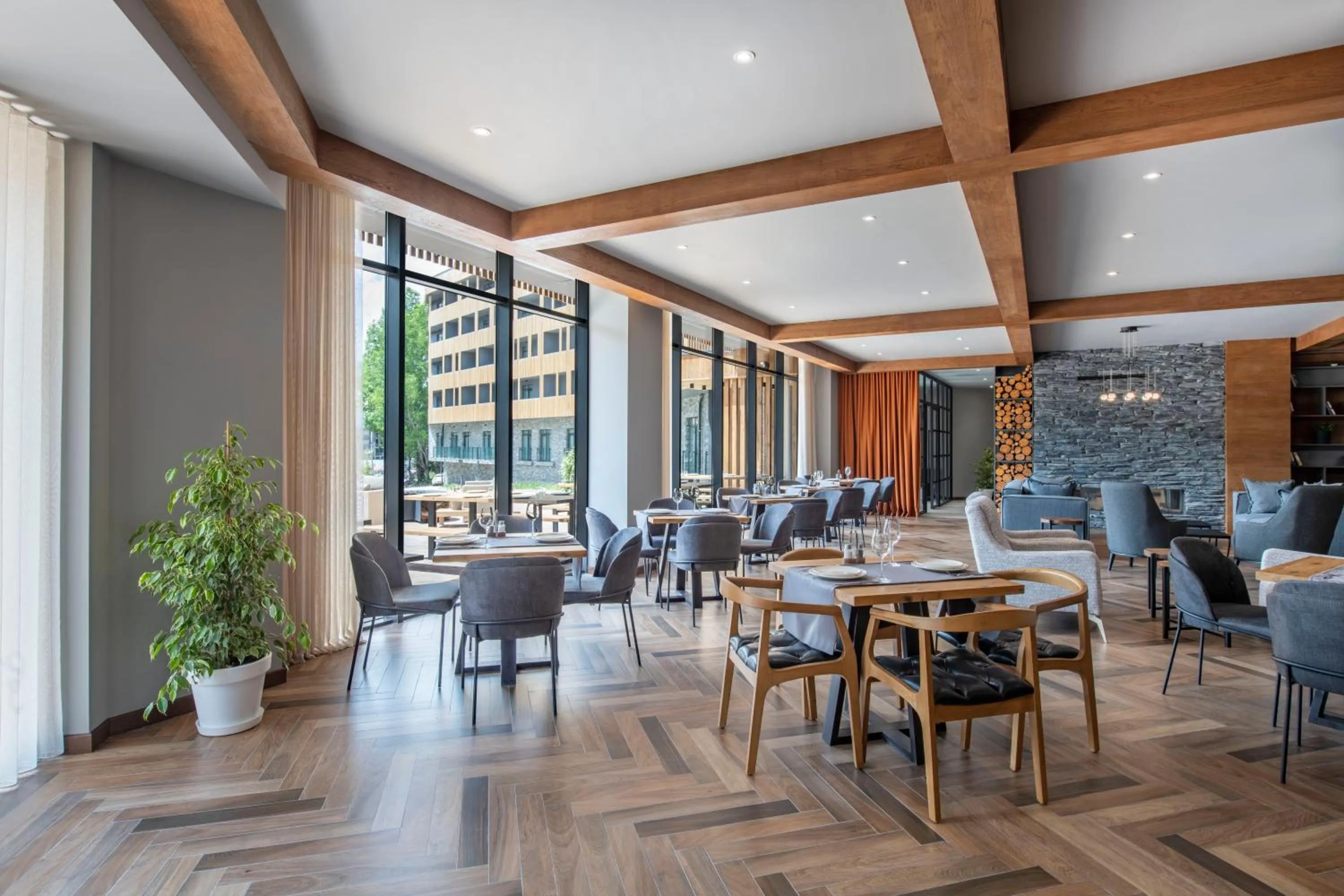 Restaurant/places to eat in Dialog Kokhta