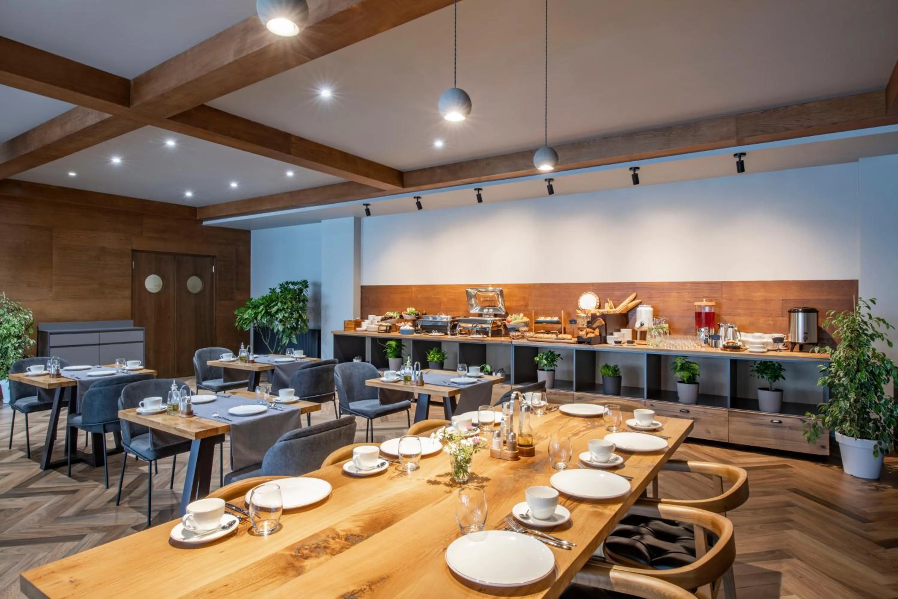 Restaurant/places to eat in Dialog Kokhta