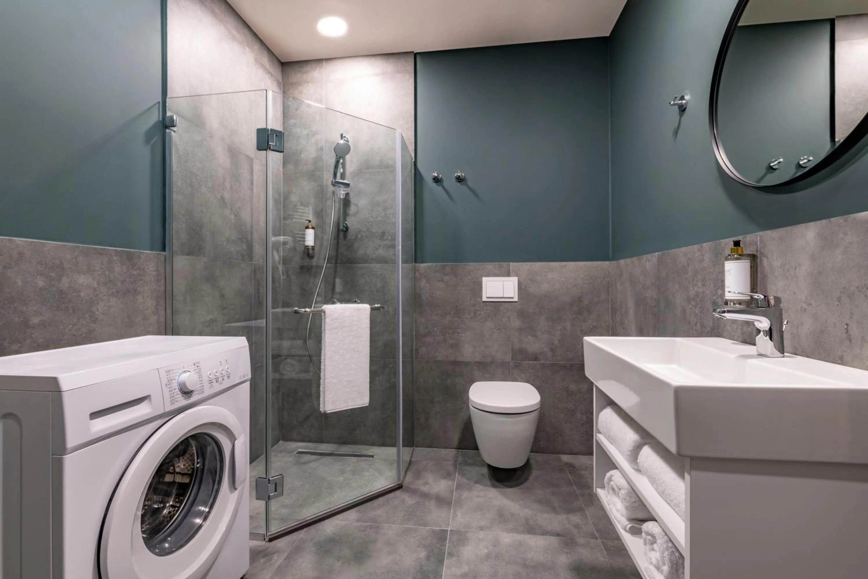 Shower in Dialog Kokhta