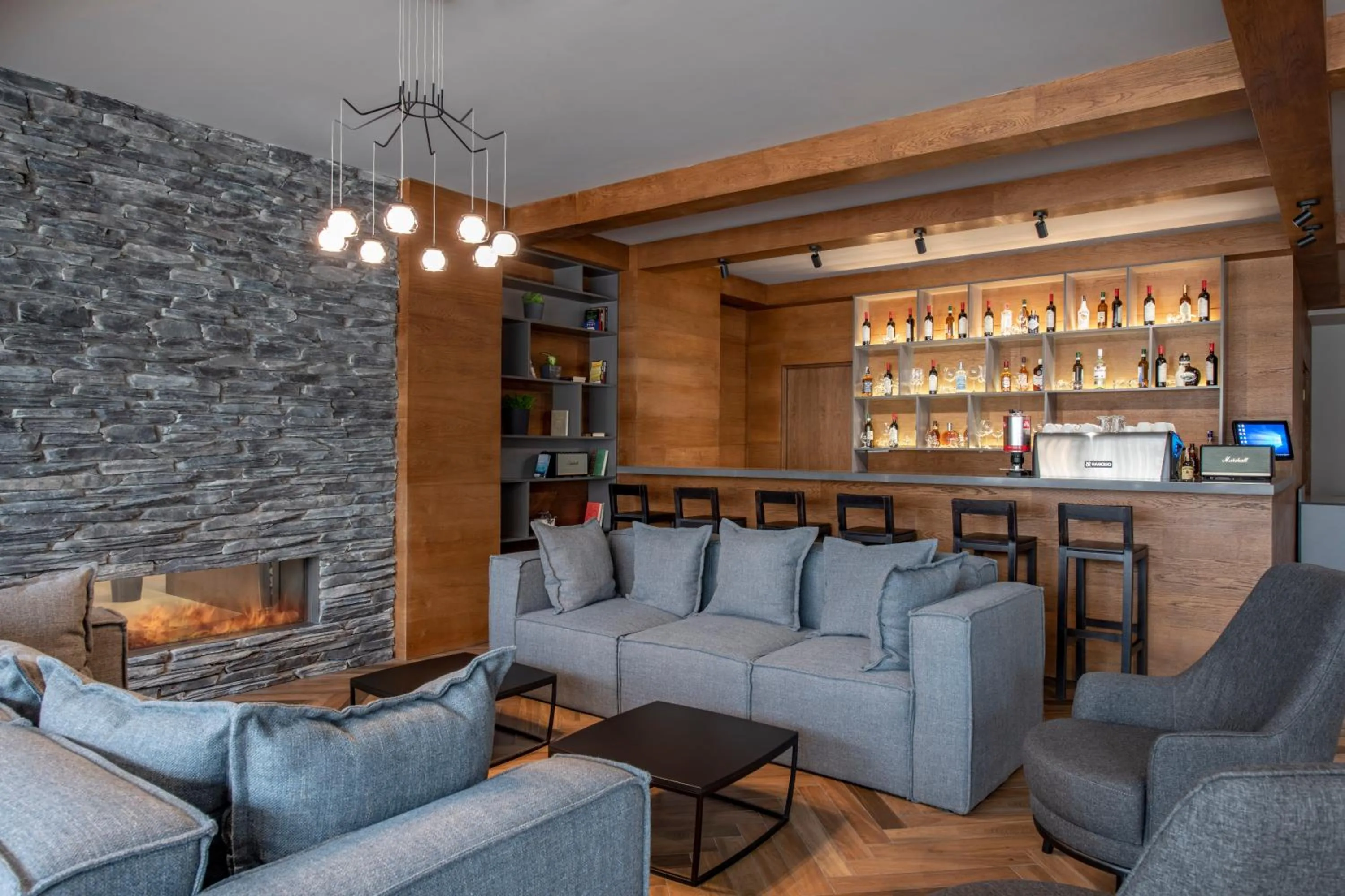 Restaurant/places to eat in Dialog Kokhta