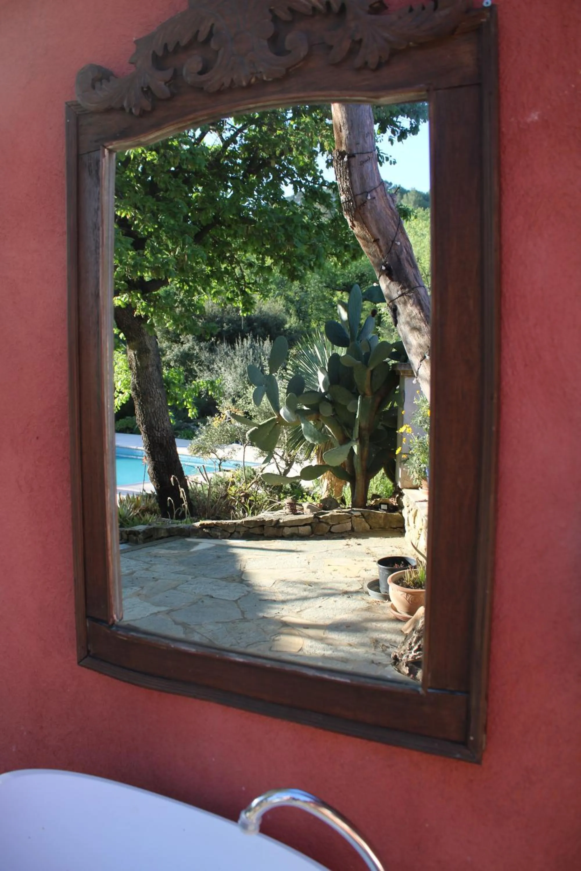 Garden view in Les Secrets du Défends