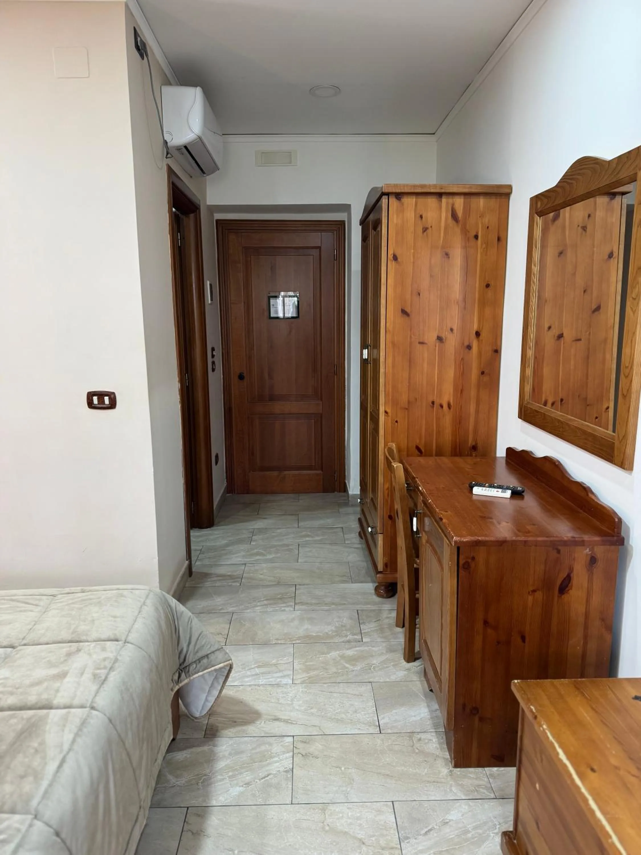 Bedroom in Hotel Federico II