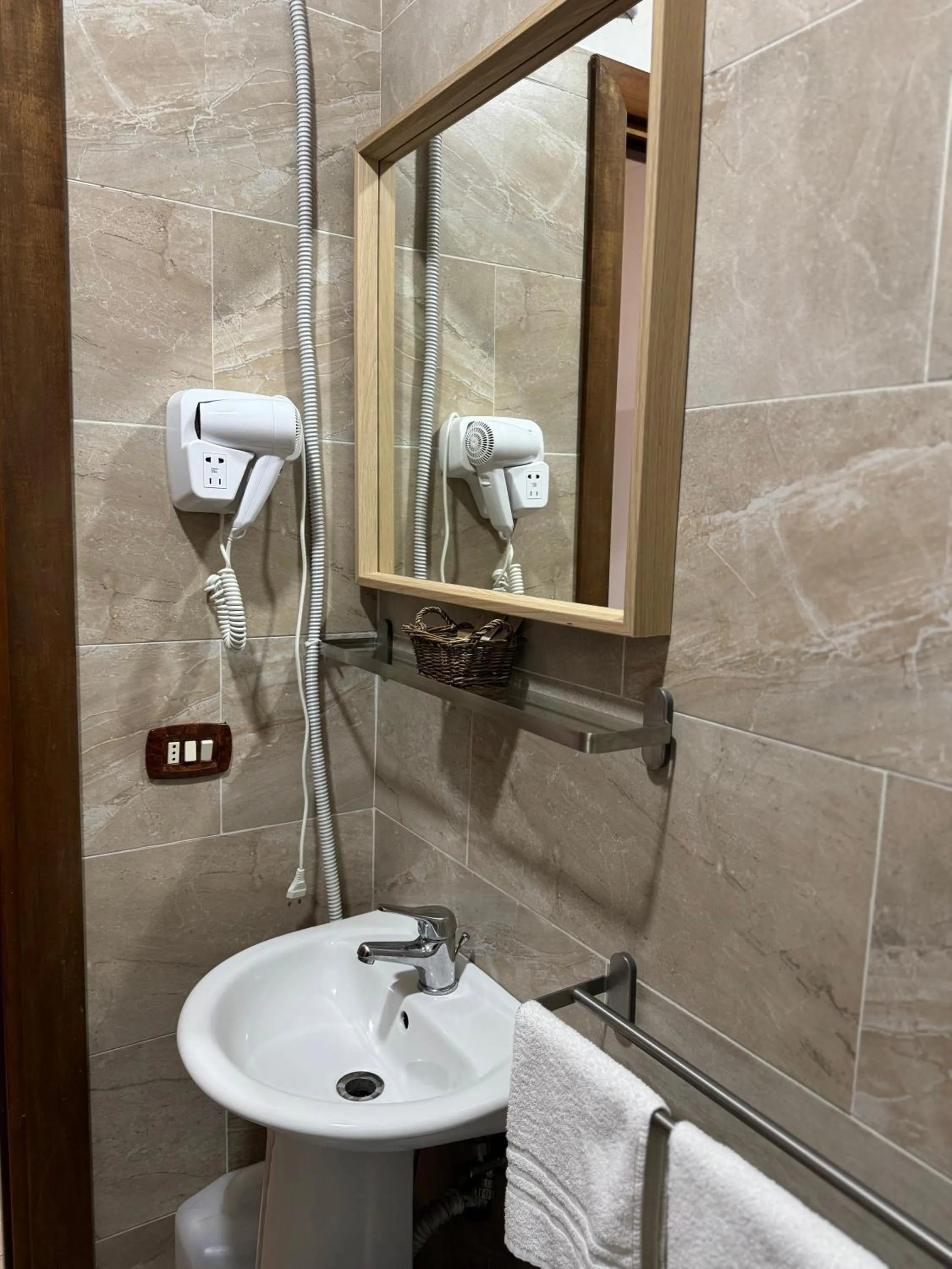 Bathroom in Hotel Federico II