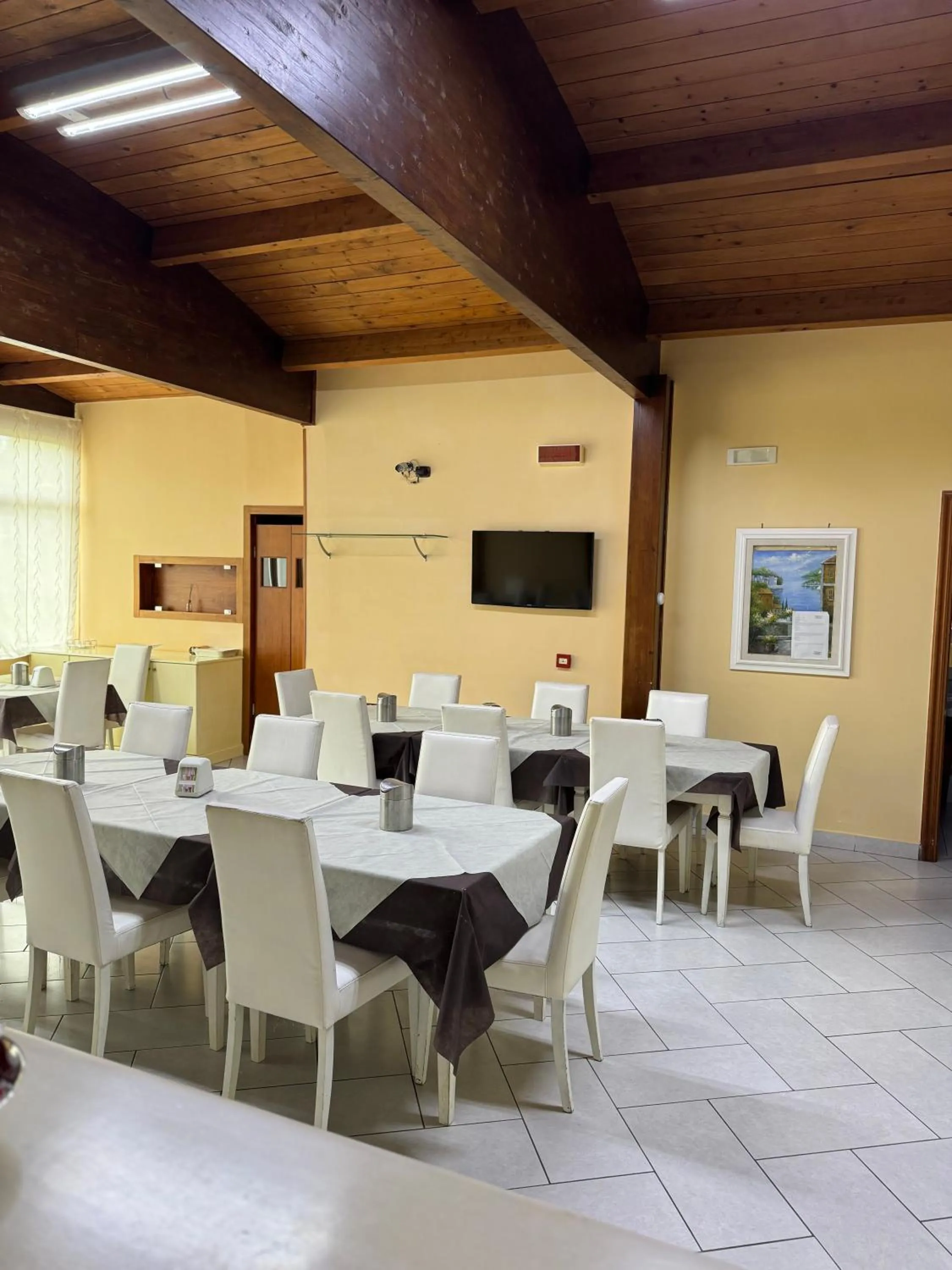 Communal lounge/ TV room in Hotel Federico II