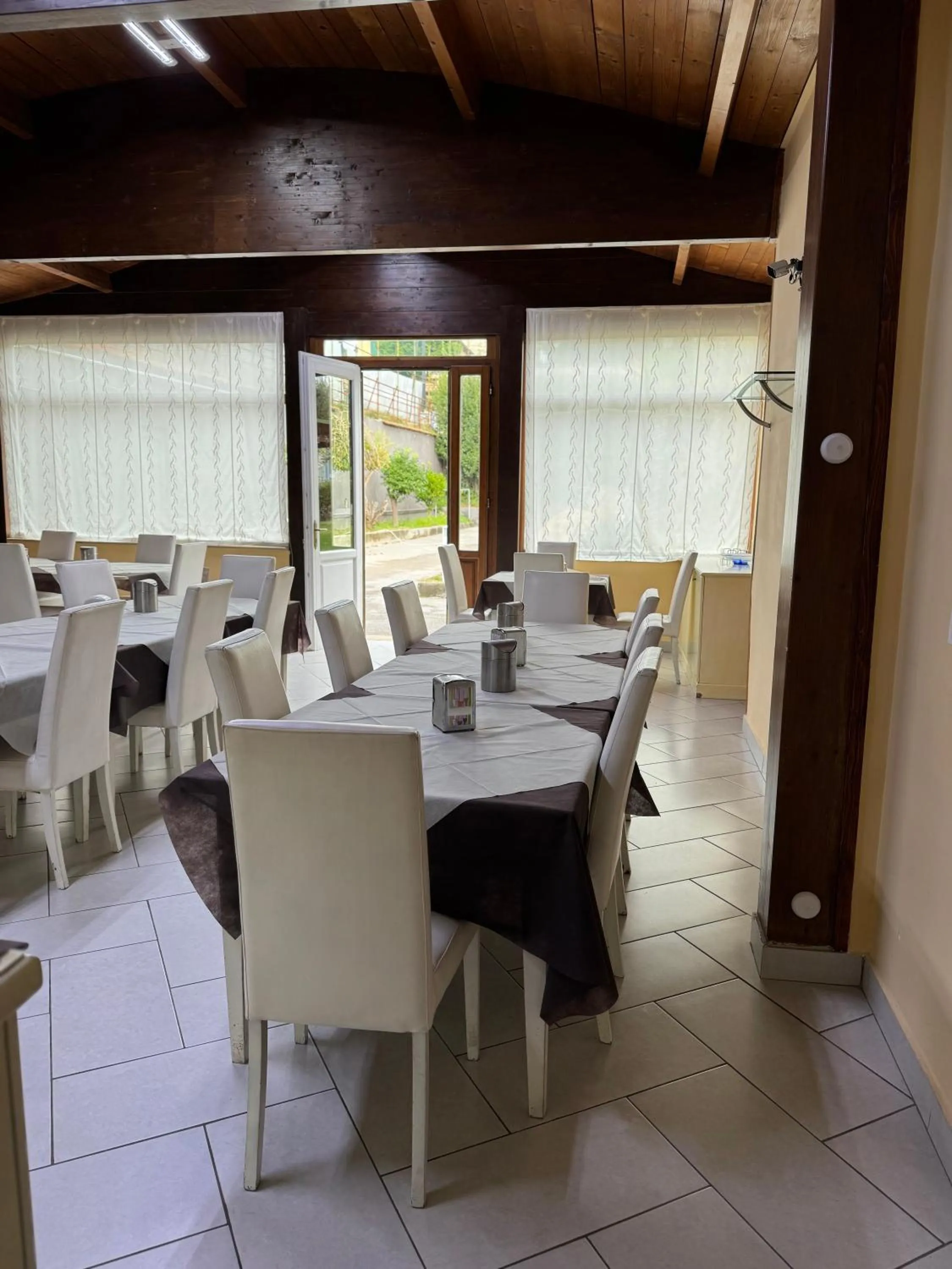 Communal lounge/ TV room in Hotel Federico II