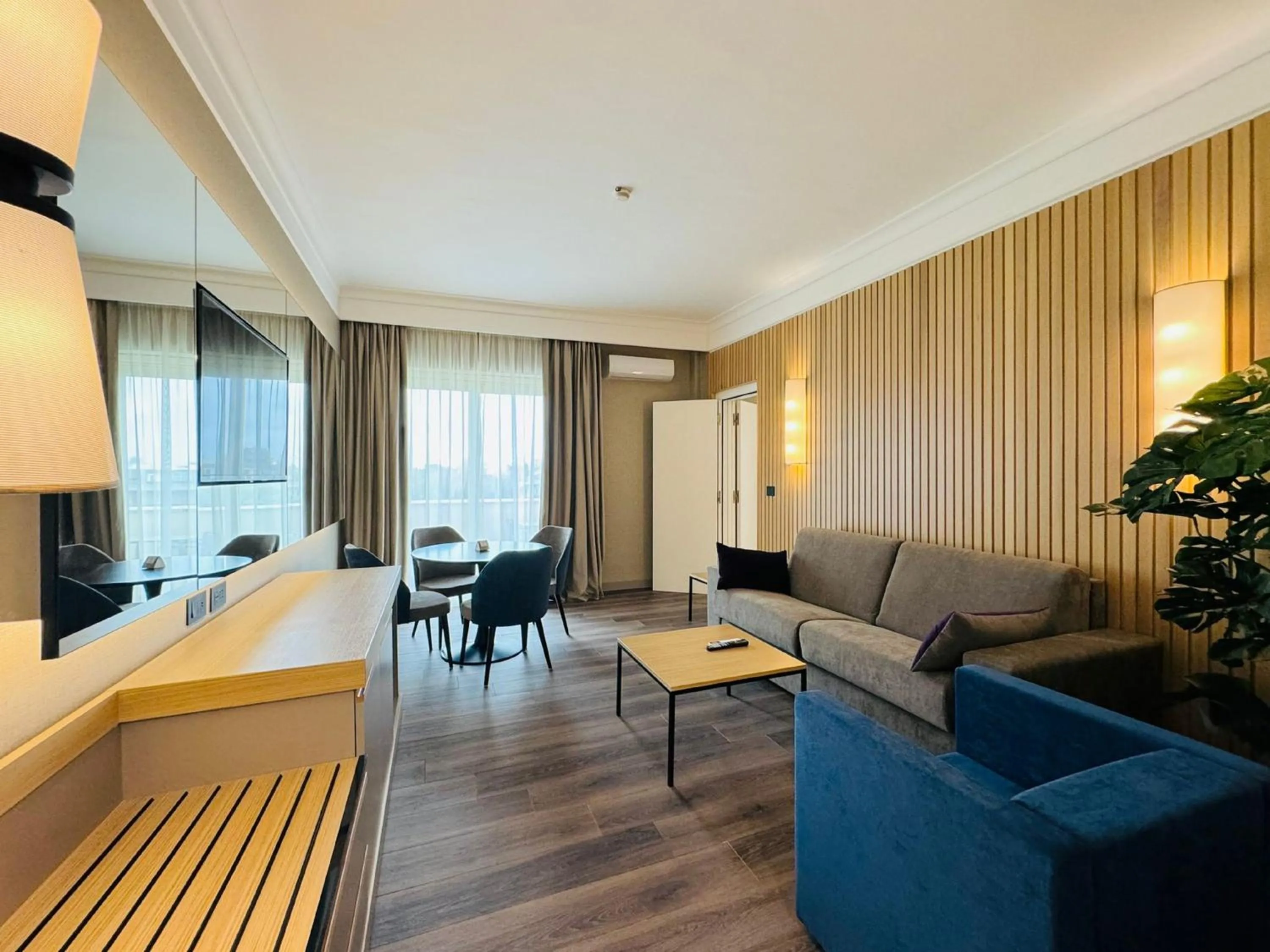 Photo of the whole room in Crowne Plaza Rome St. Peter's by IHG