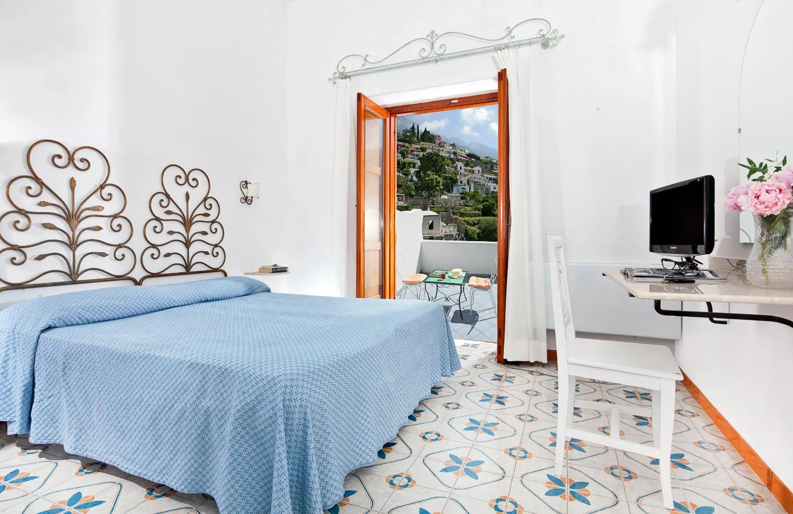 Bedroom in Hotel Vittoria